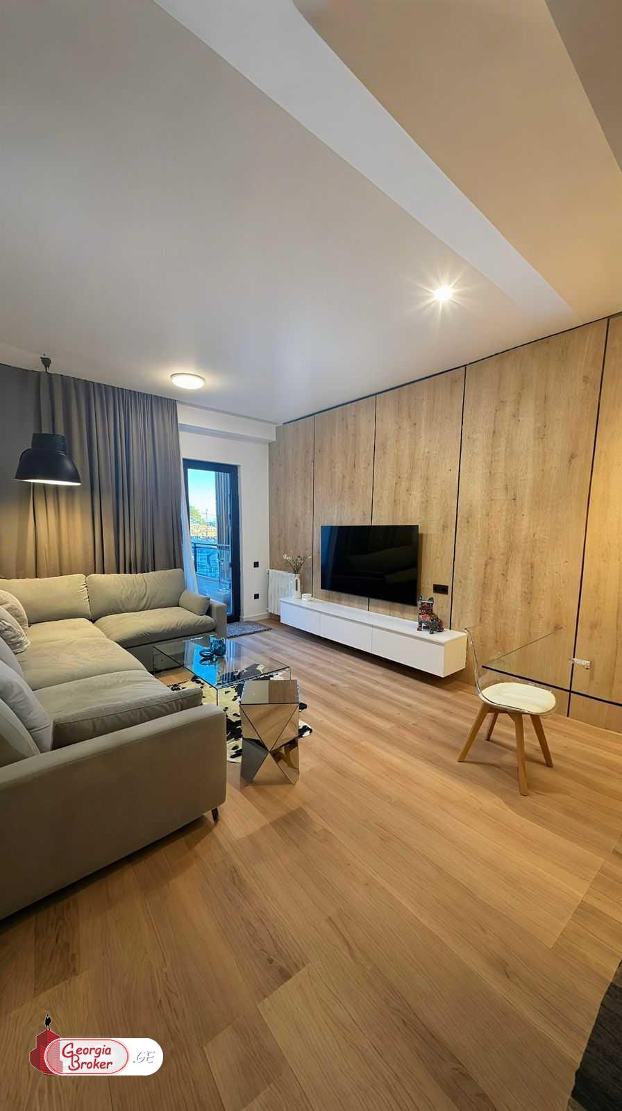 продается квартира с новым ремонтом 3-комнаты