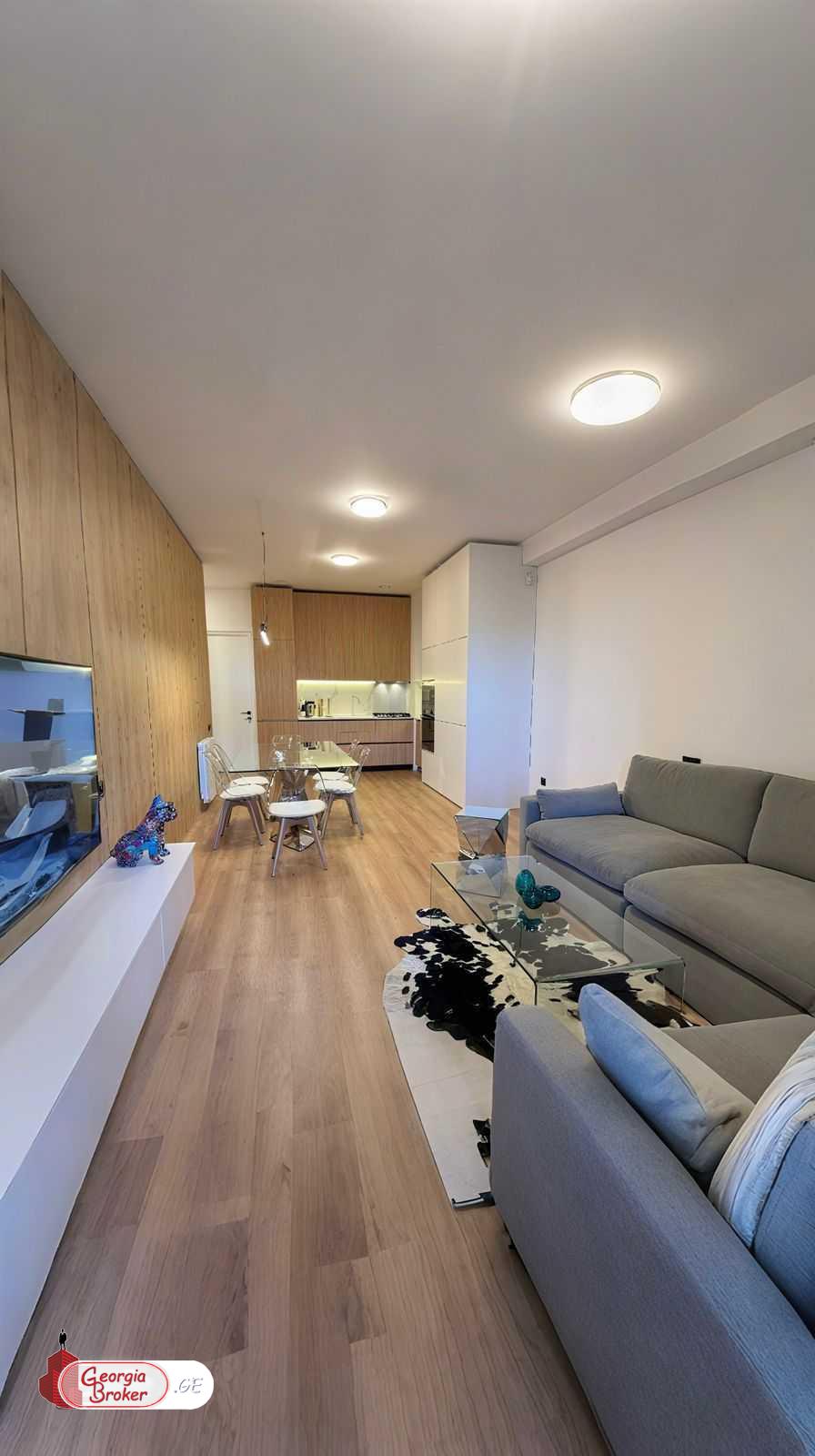 продается квартира с новым ремонтом 3-комнаты