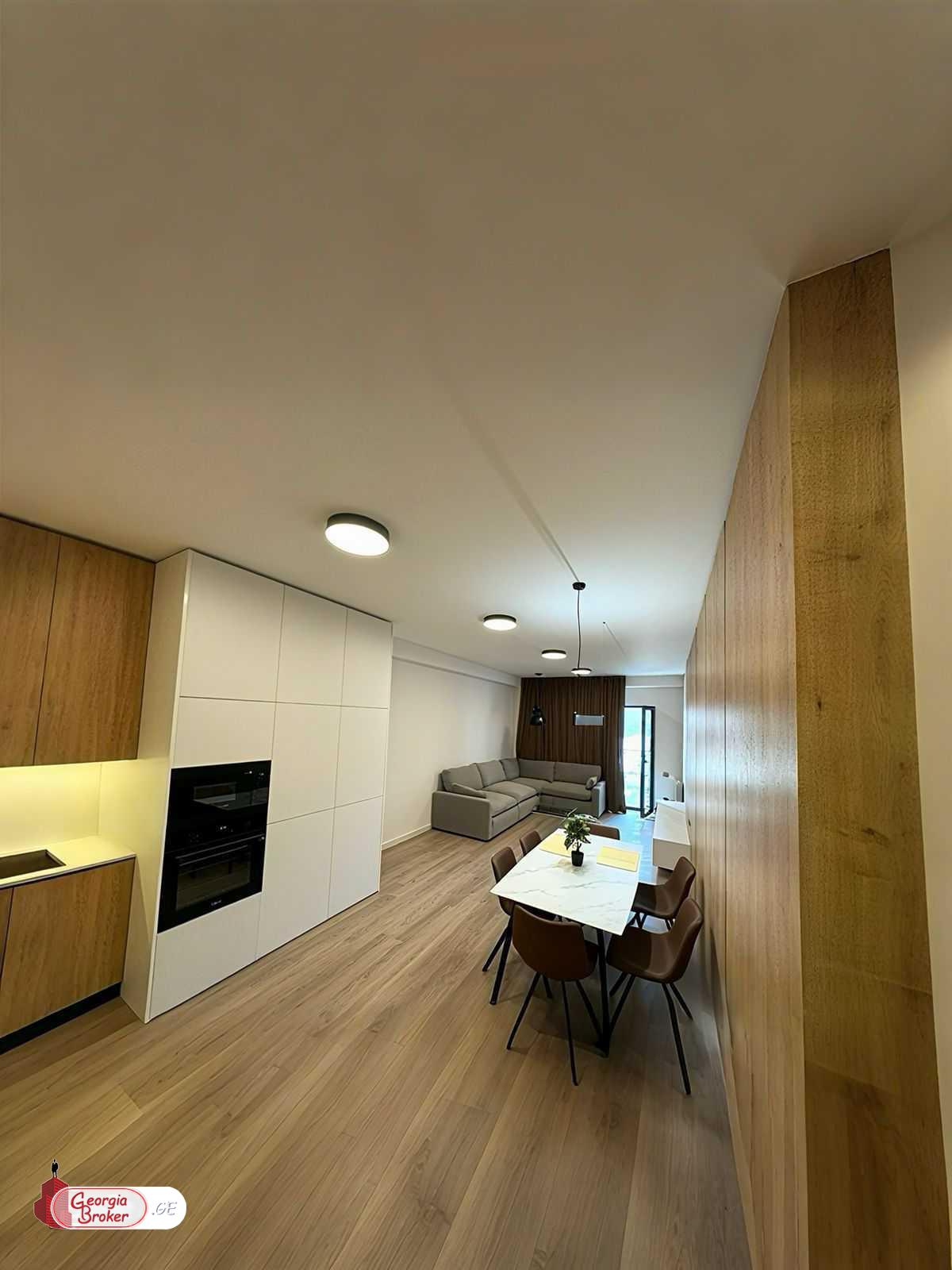 продается квартира с новым ремонтом 3-комнаты