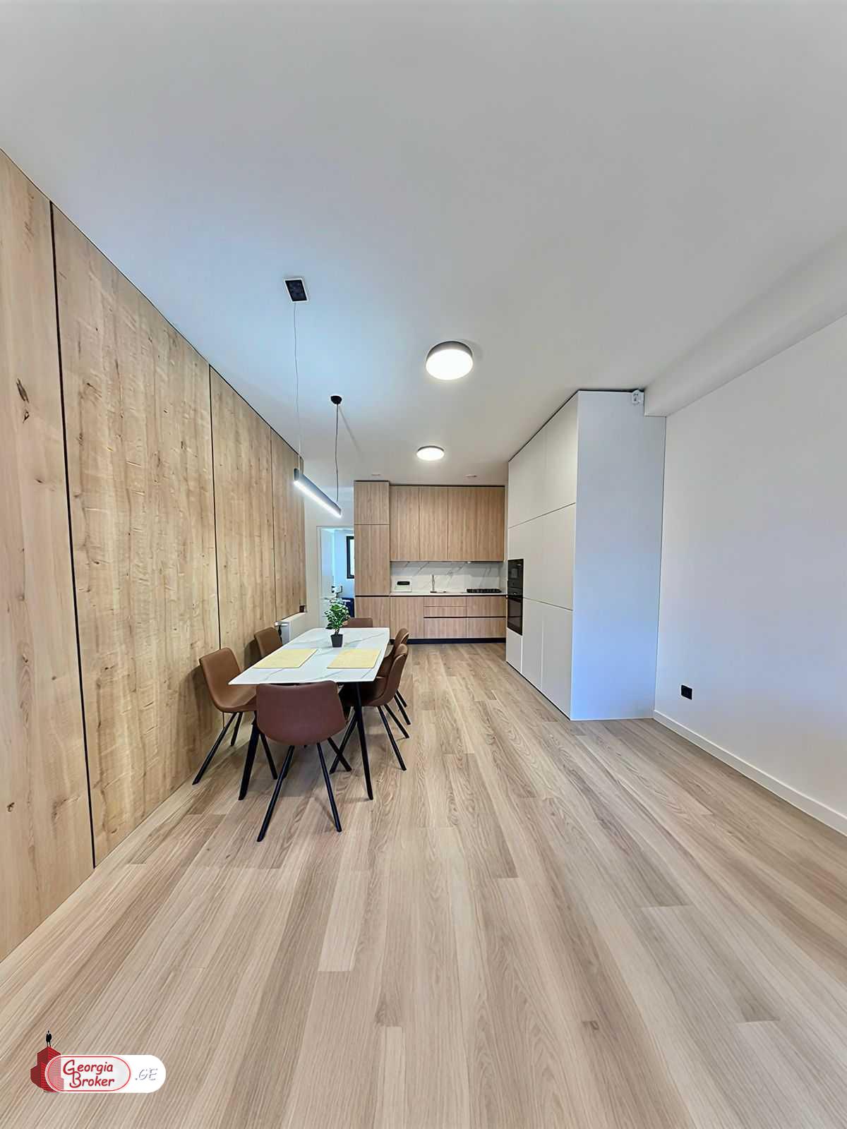 продается квартира с новым ремонтом 3-комнаты