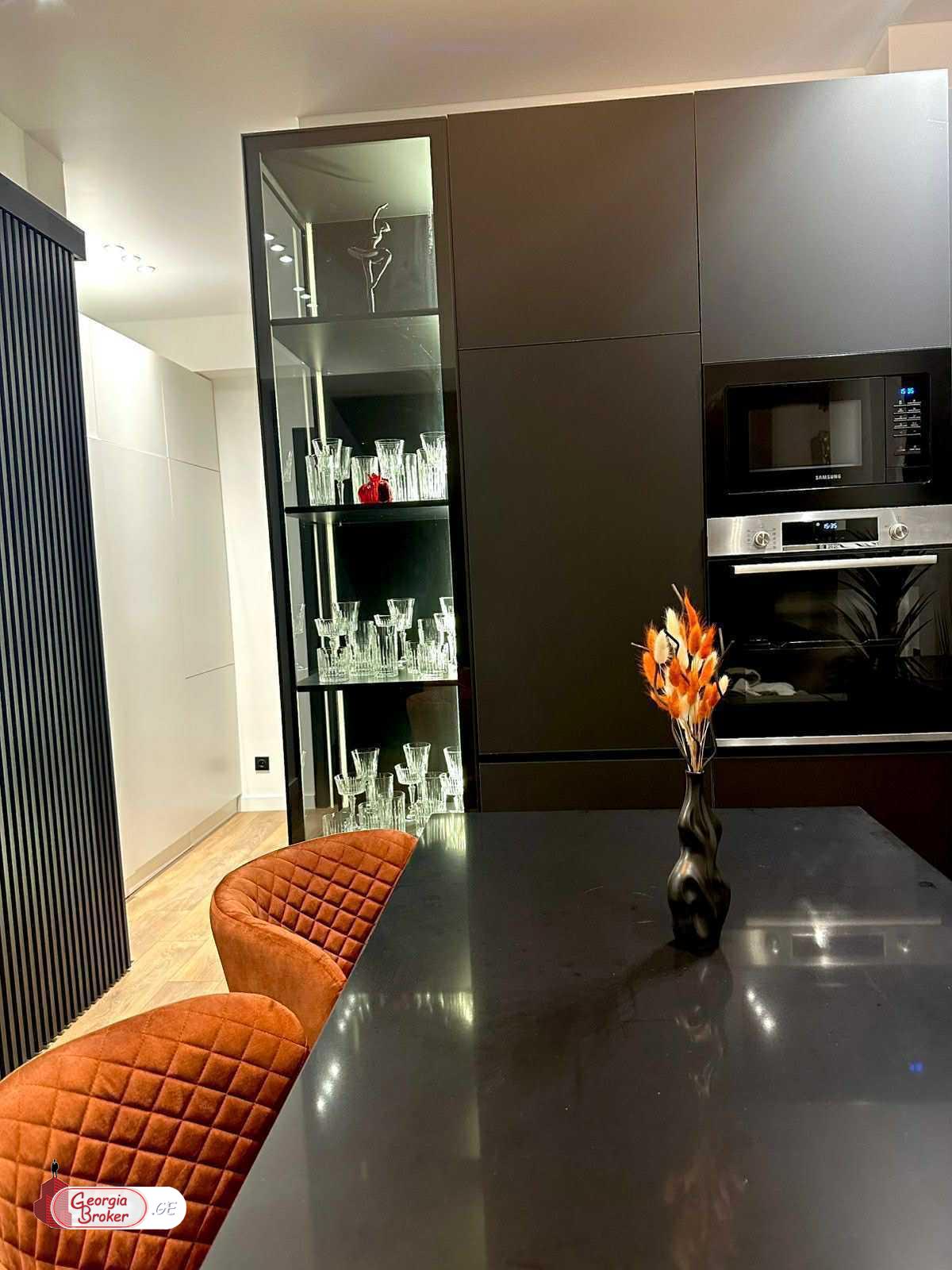 продается квартира с новым ремонтом 2-комнаты