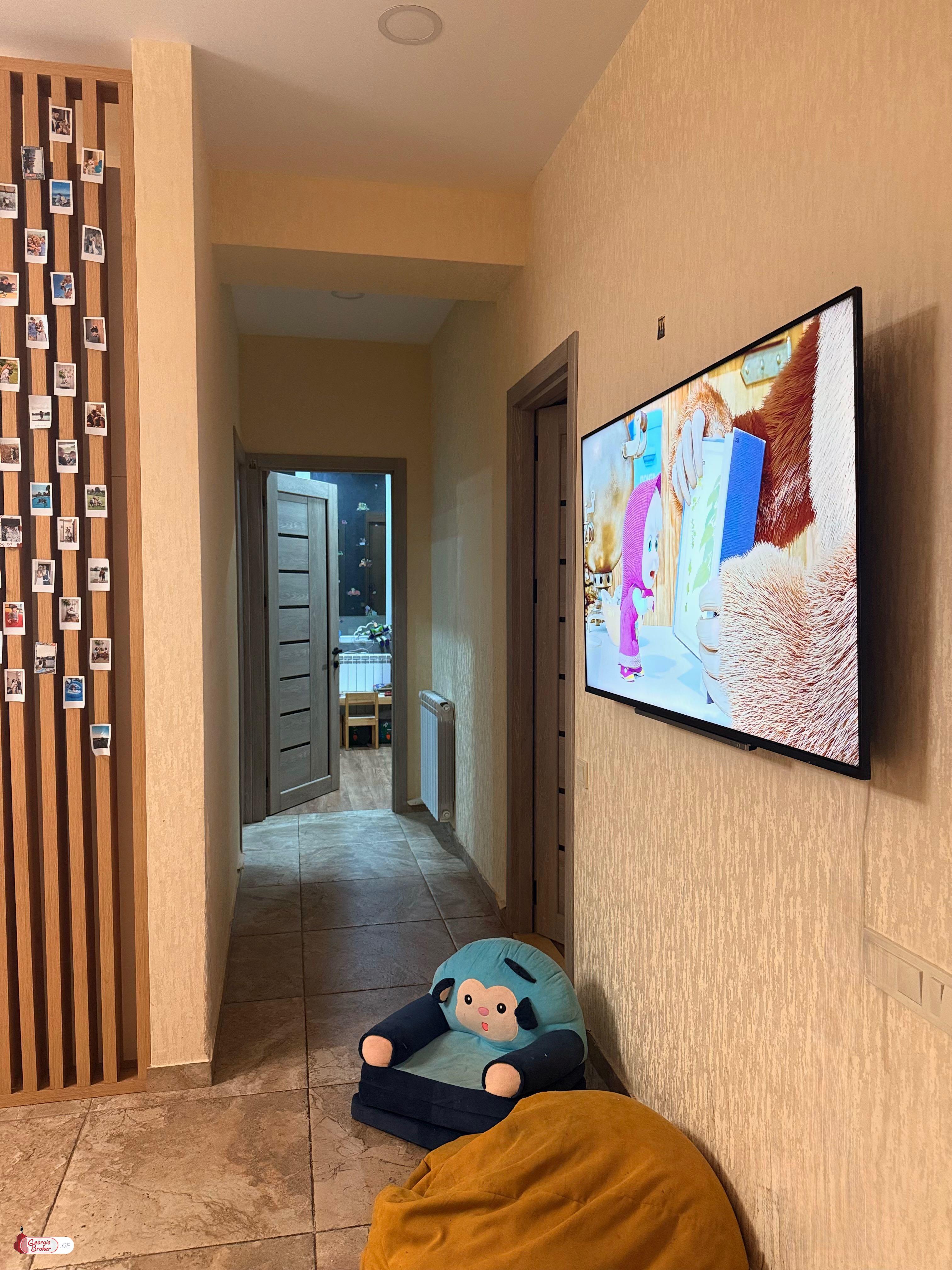 продается квартира с новым ремонтом 3-комнаты