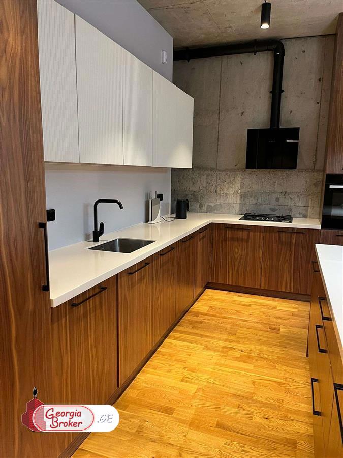 იყიდება ახალი გარემონტებული 3 ოთახიანი ბინა