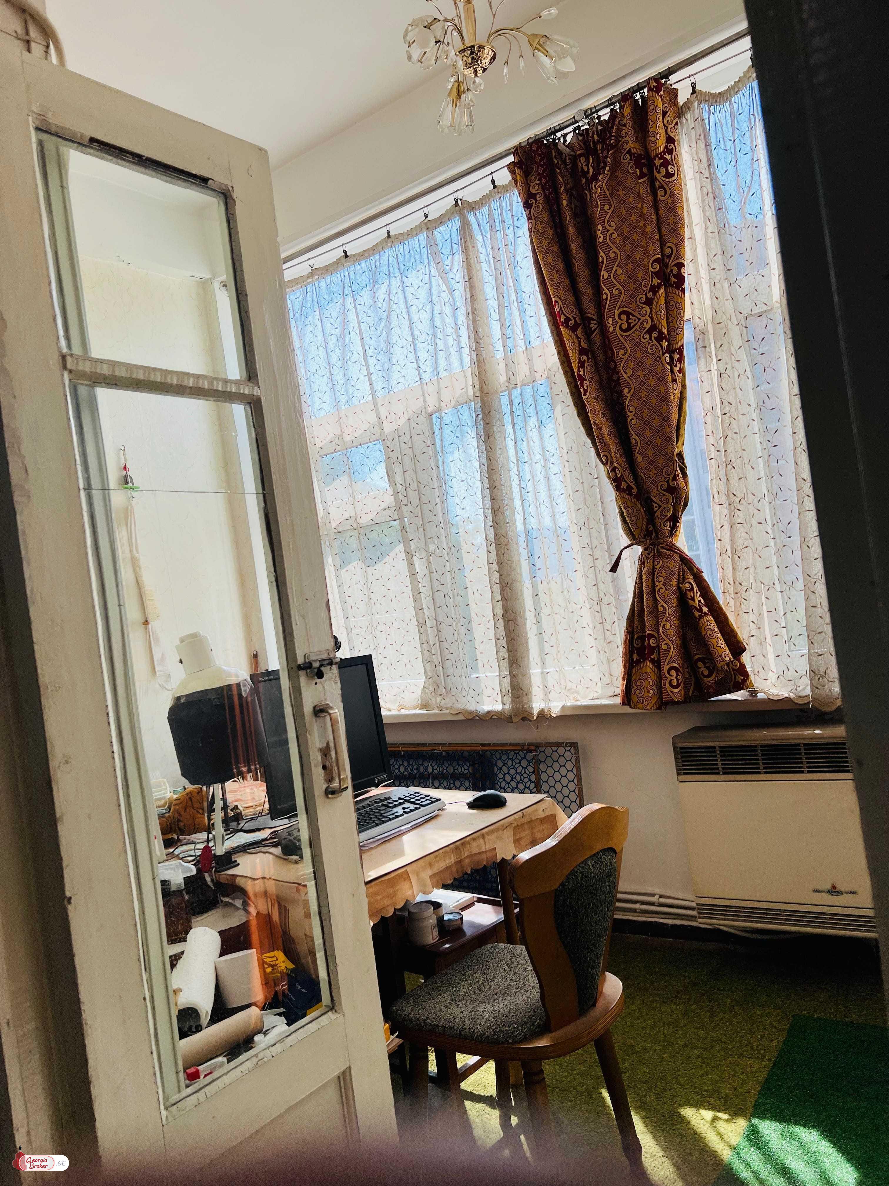 old repaired 4-room apartment for sale