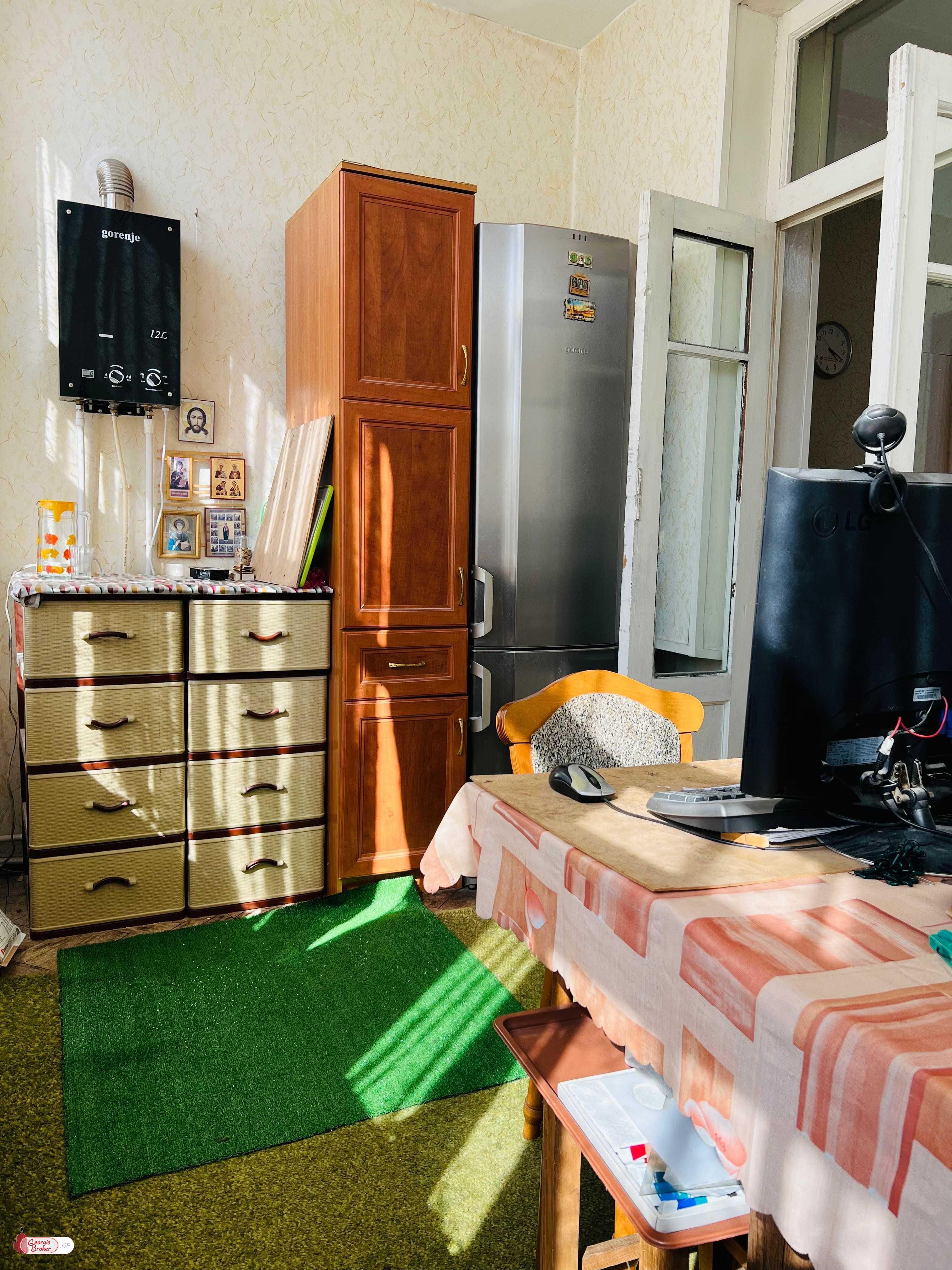 old repaired 4-room apartment for sale