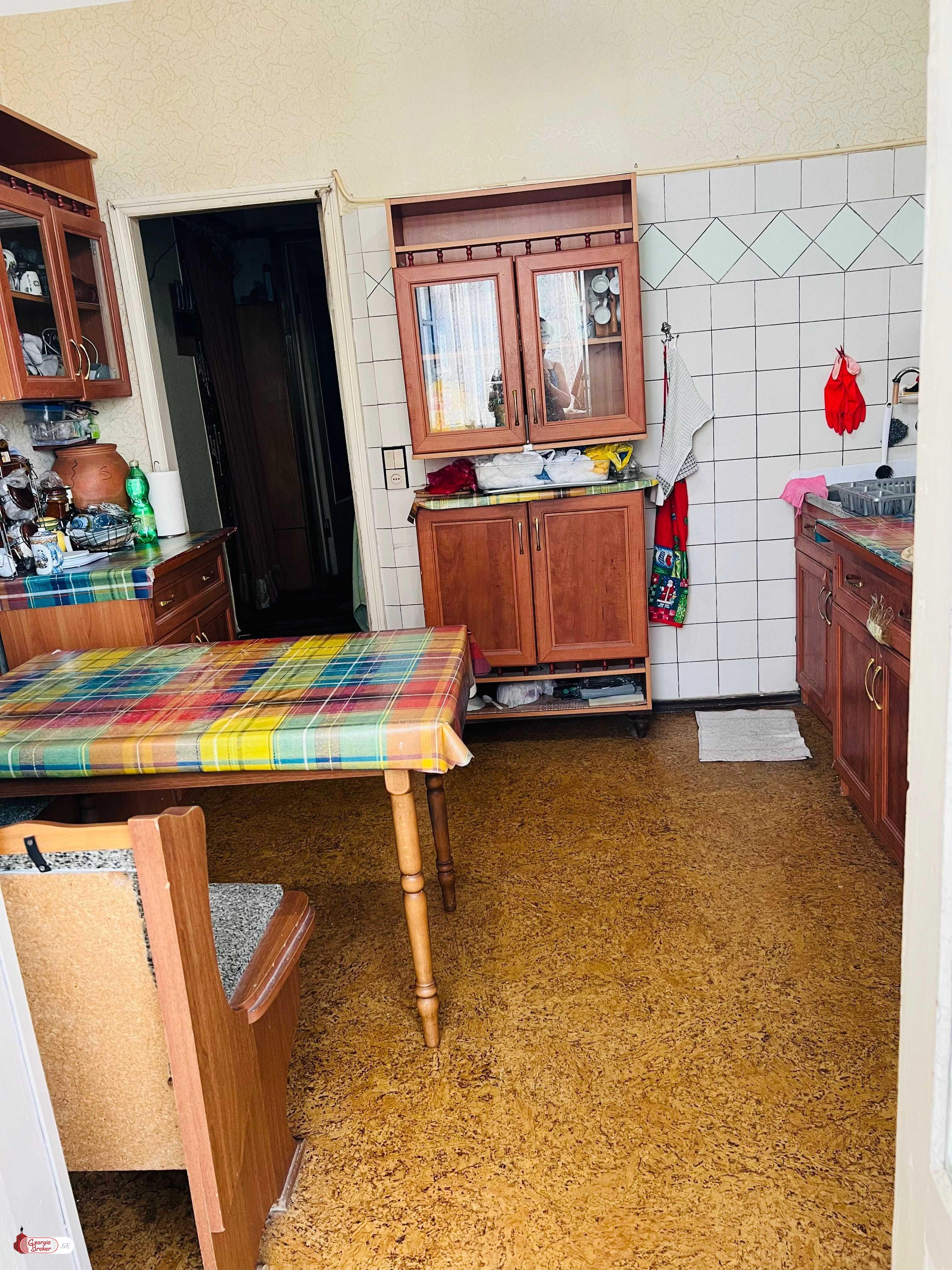 old repaired 4-room apartment for sale