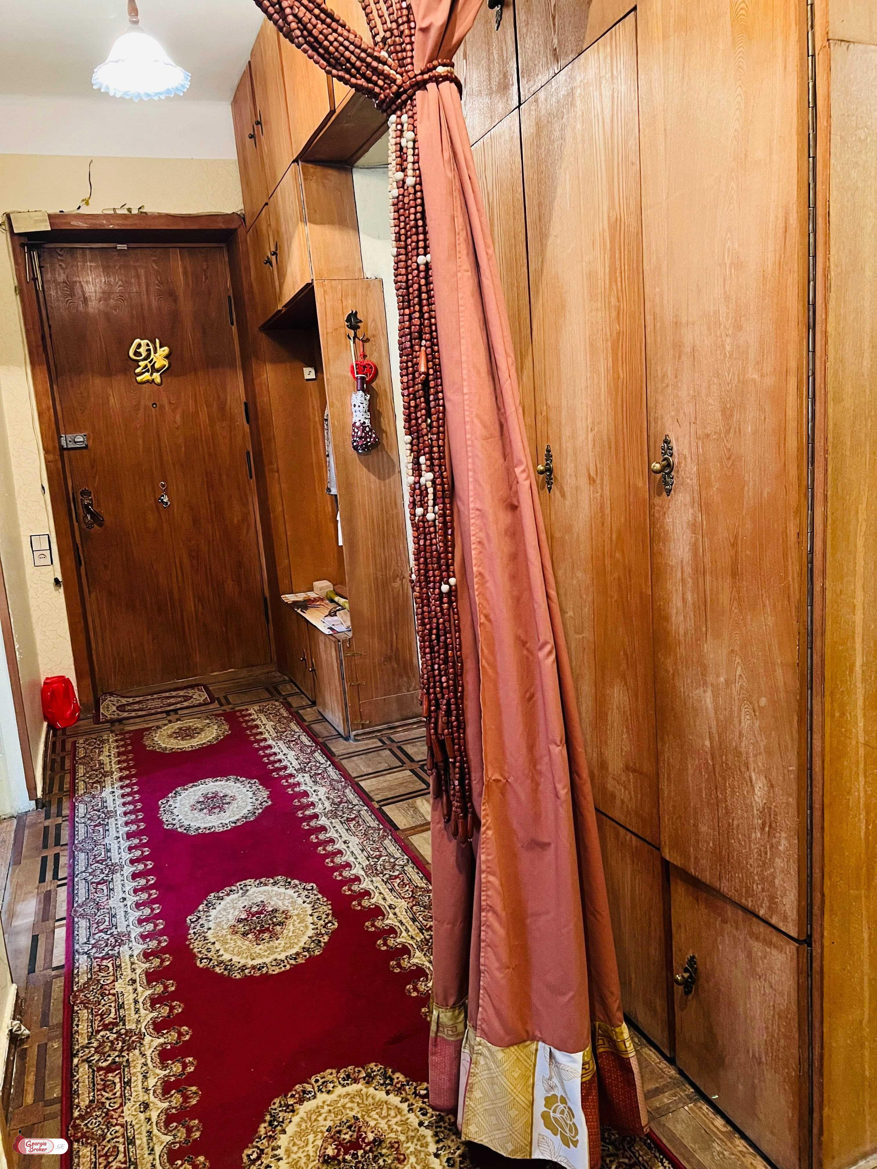 old repaired 4-room apartment for sale