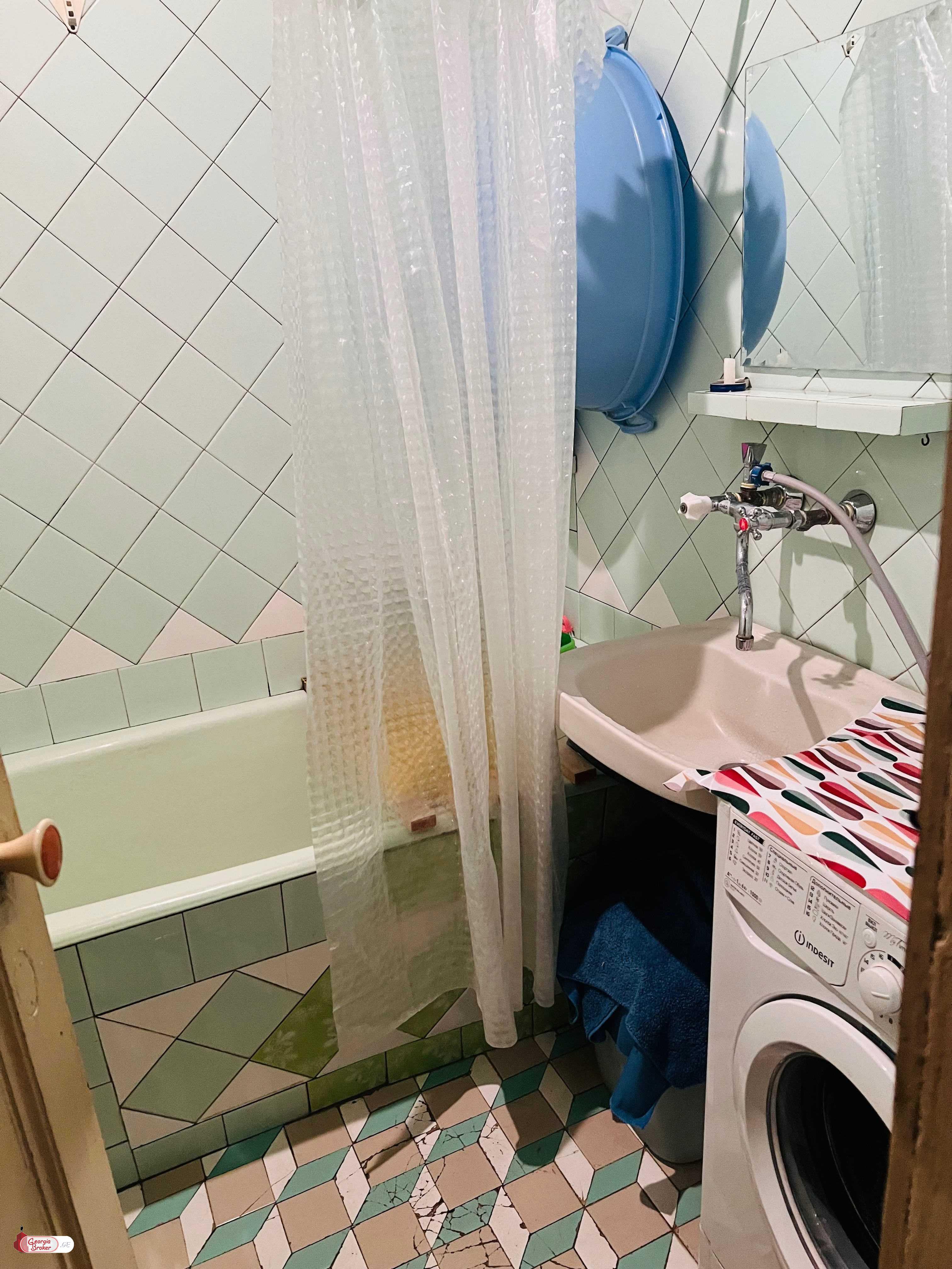 old repaired 4-room apartment for sale