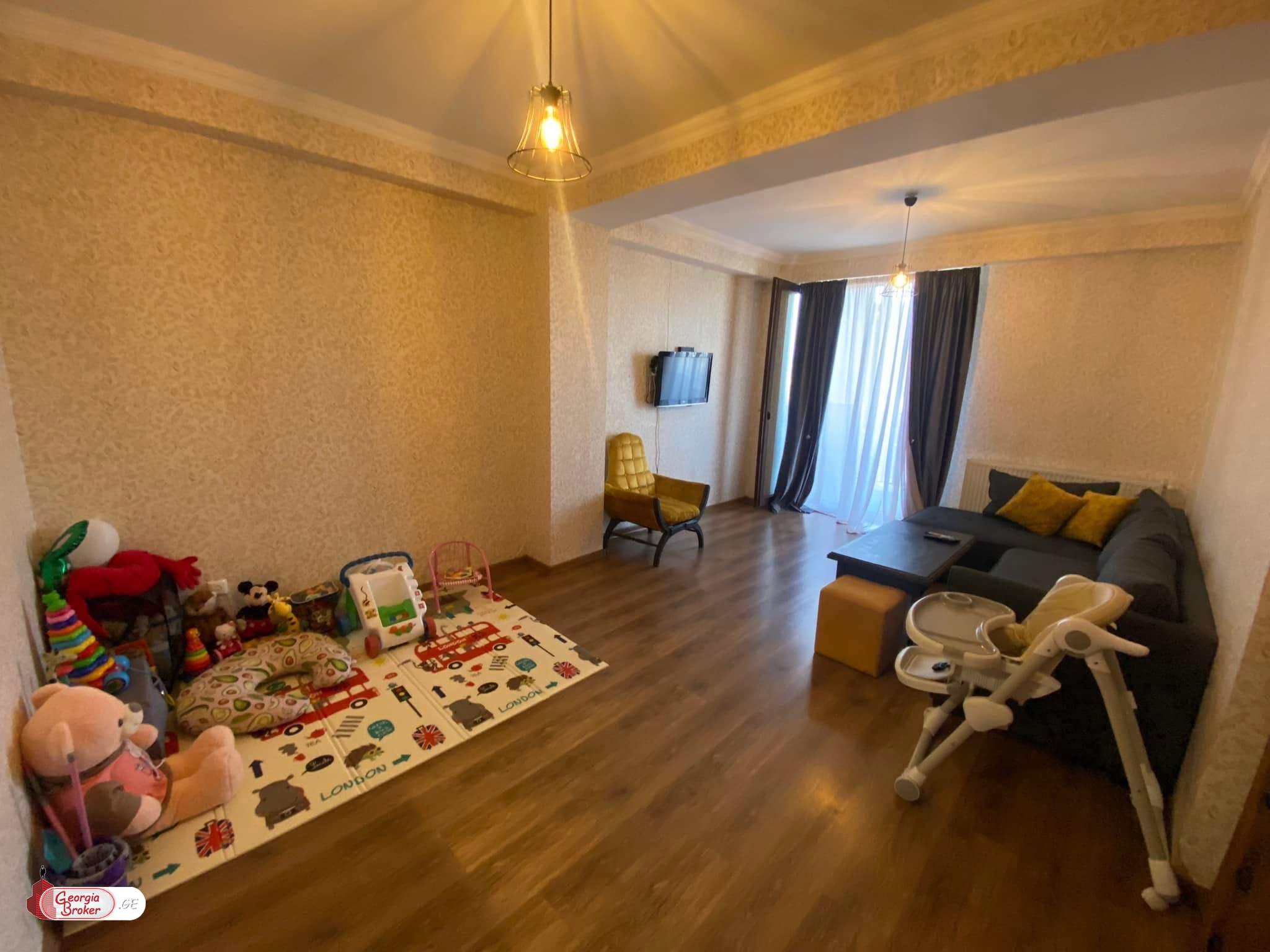 продается квартира с новым ремонтом 3-комнаты