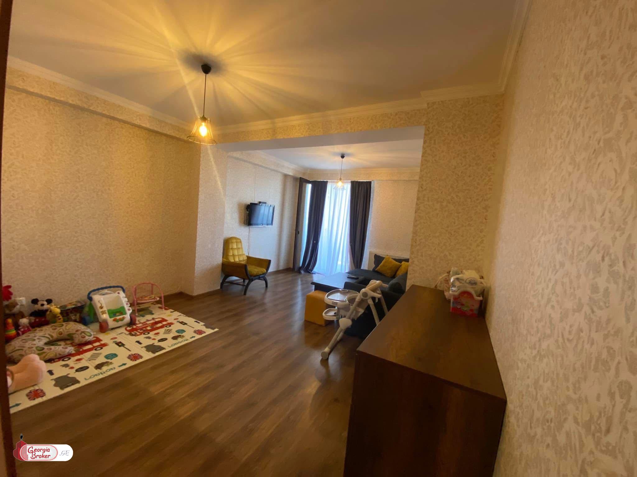 продается квартира с новым ремонтом 3-комнаты