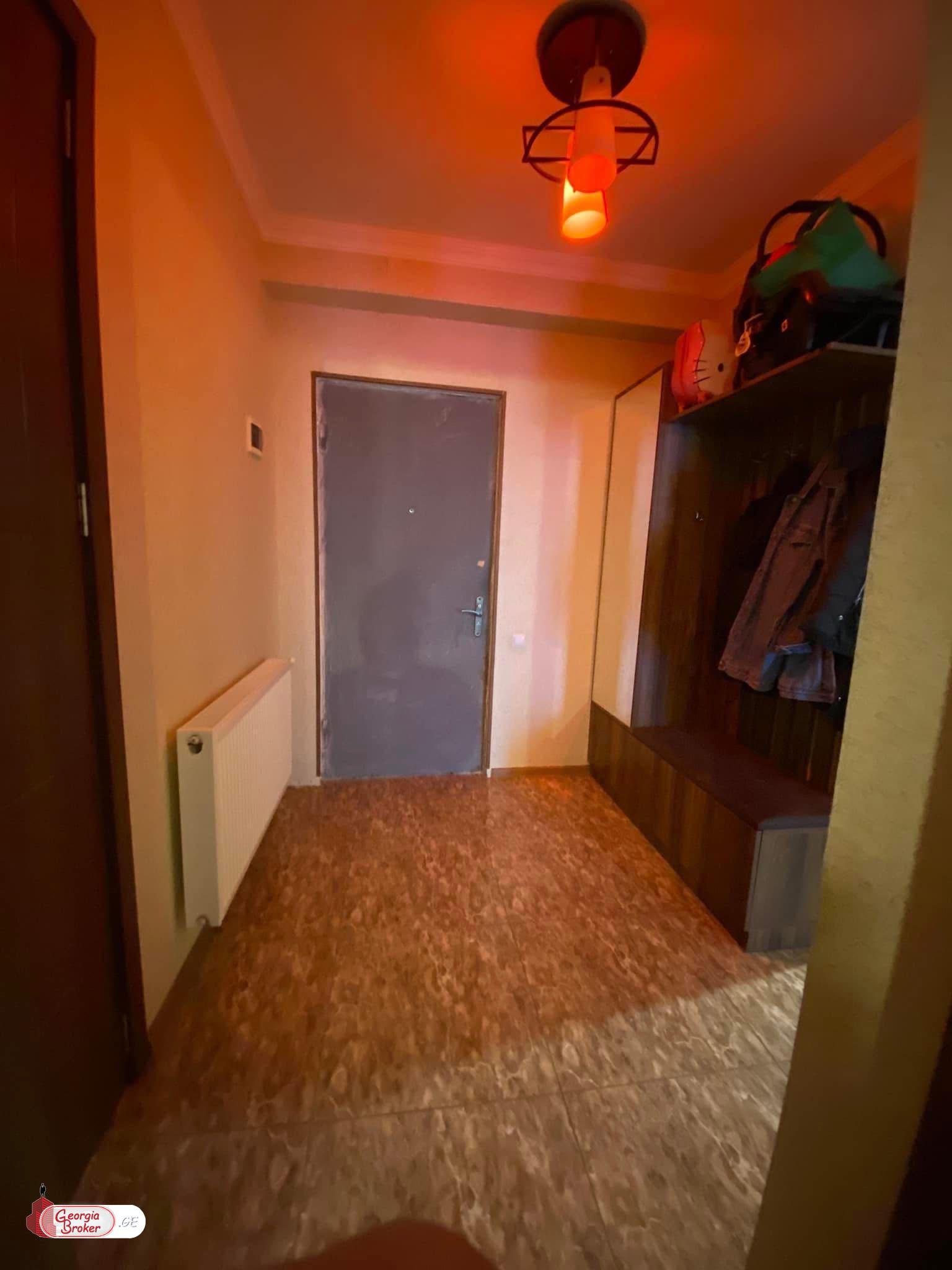 продается квартира с новым ремонтом 3-комнаты