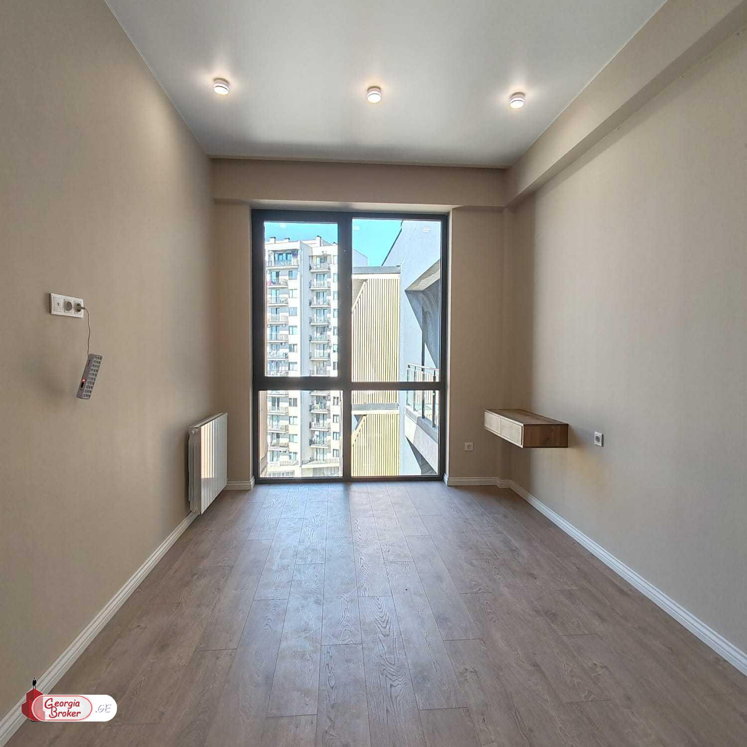 nearly repaired 2-room apartment for sale