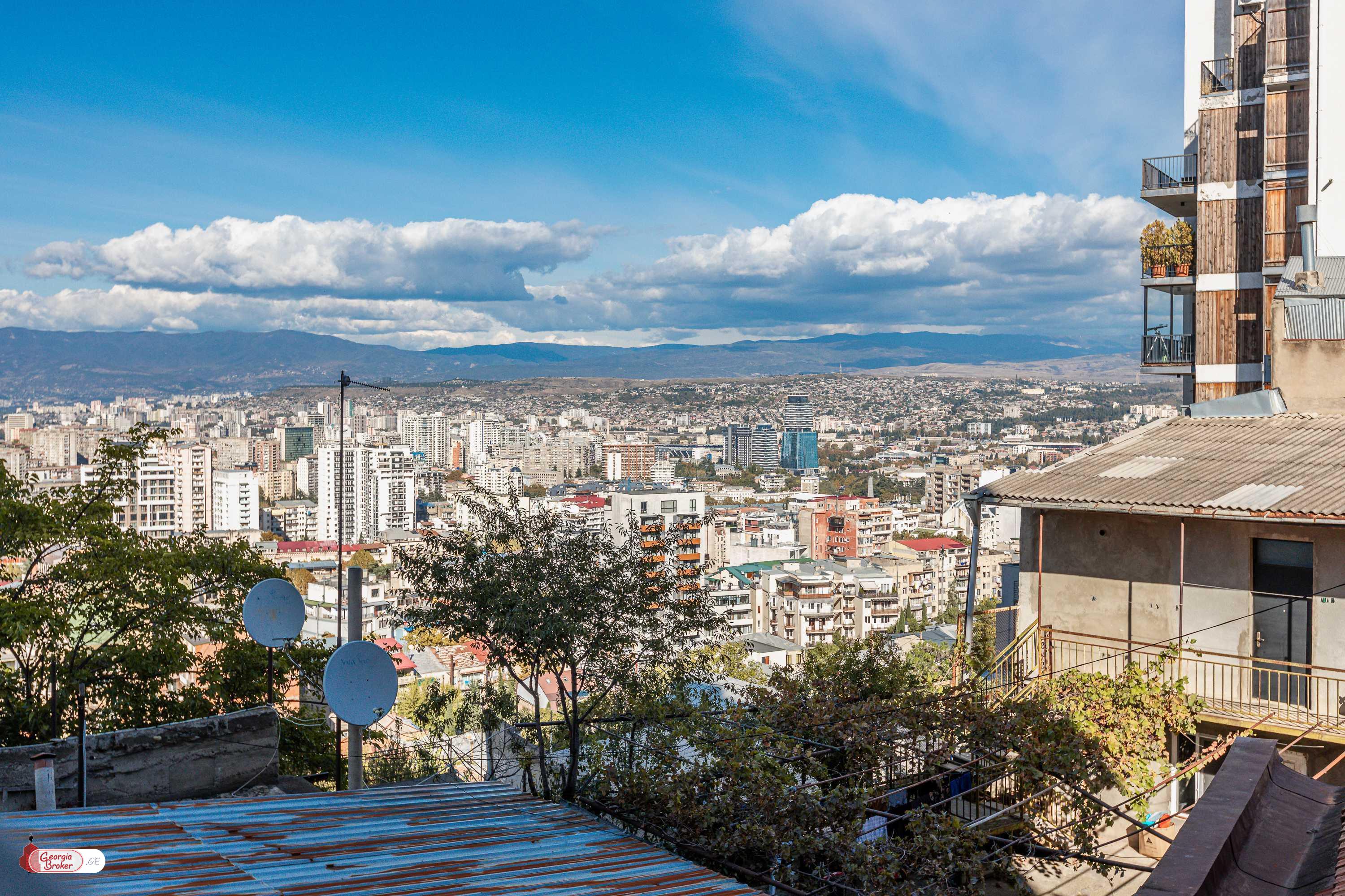 продается квартира с новым ремонтом 3-комнаты