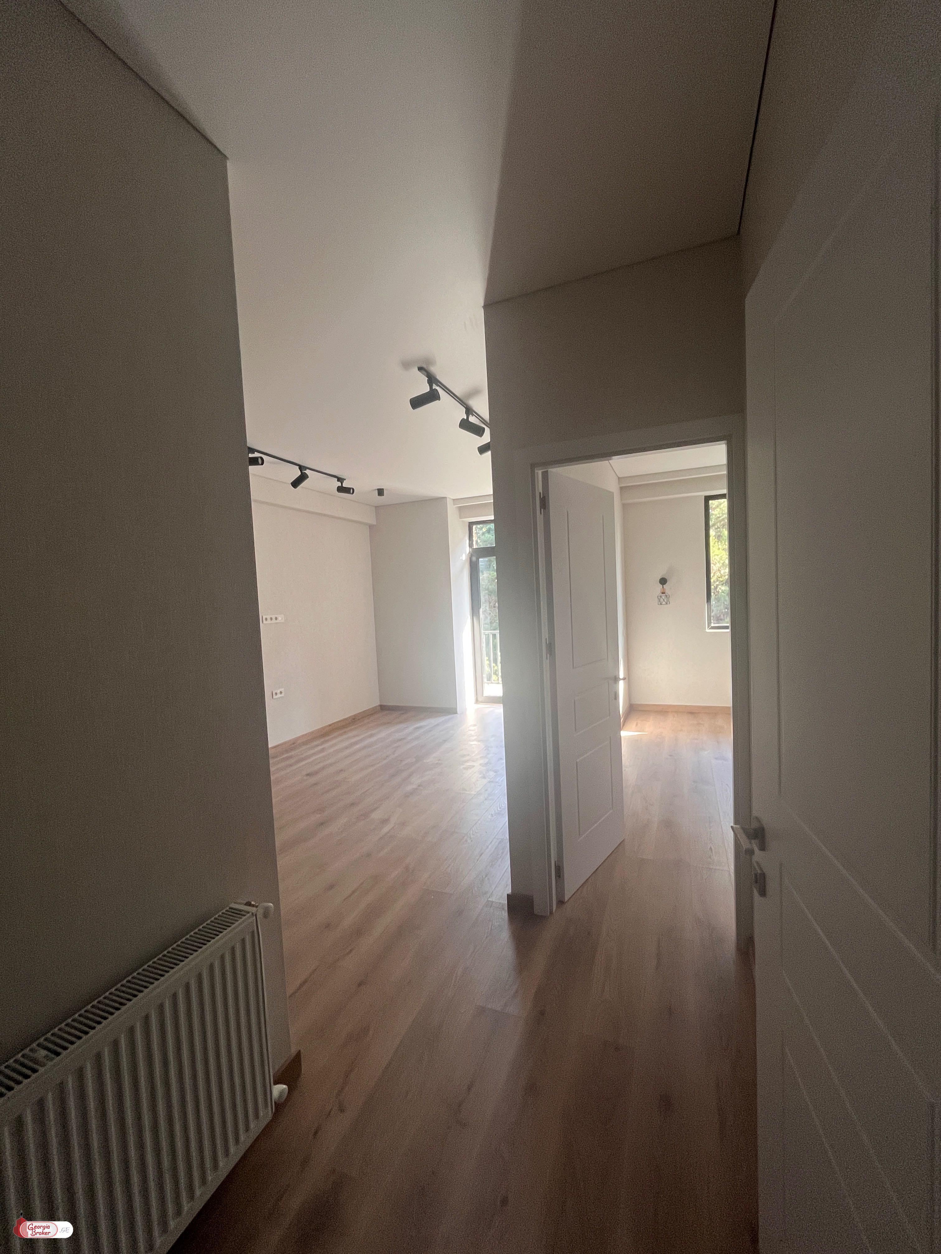 იყიდება ახალი გარემონტებული 2 ოთახიანი ბინა