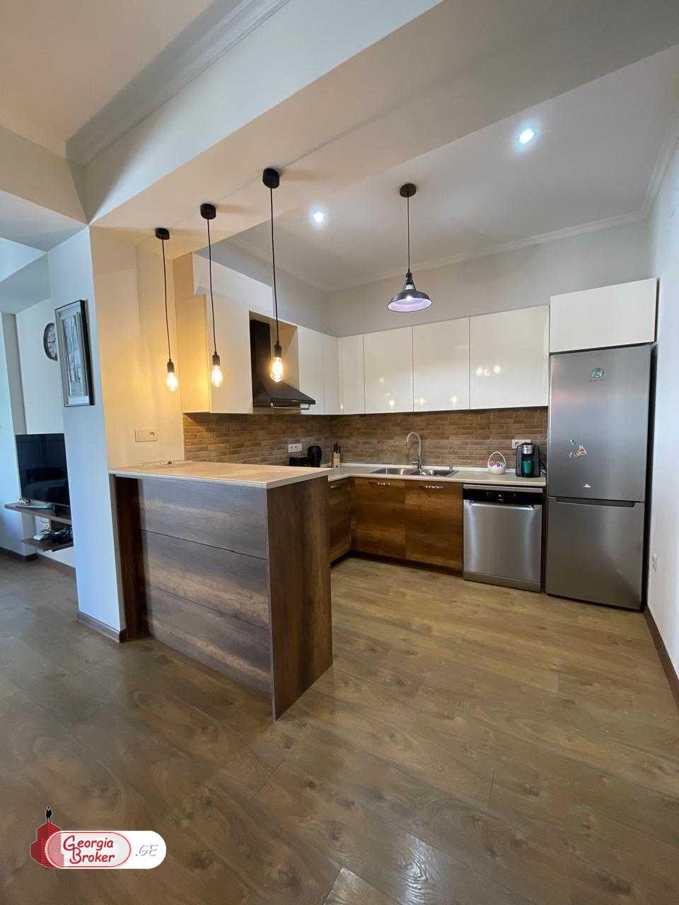 nearly repaired 3-room apartment for sale