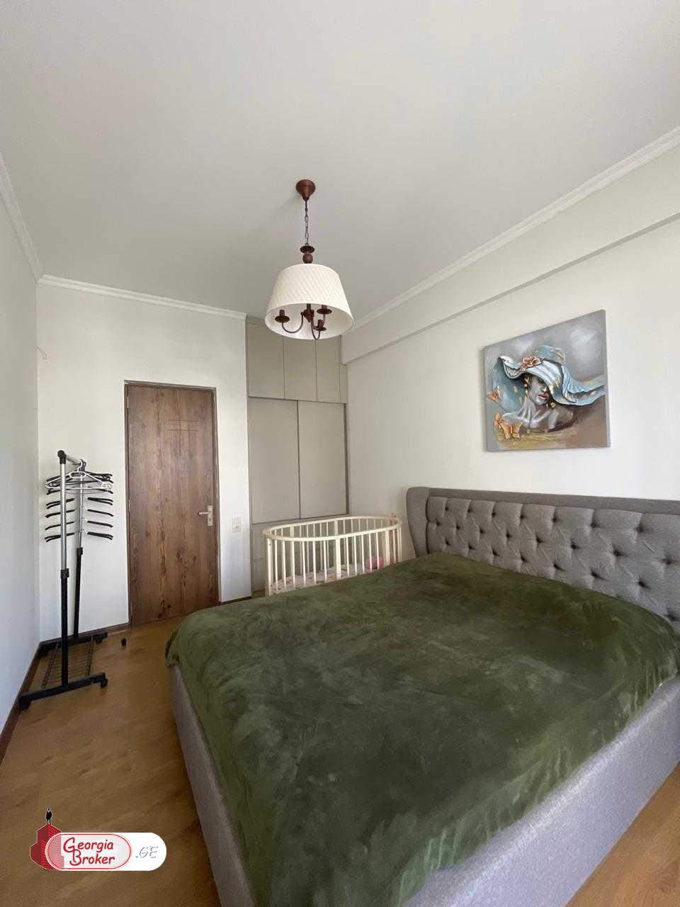 nearly repaired 3-room apartment for sale