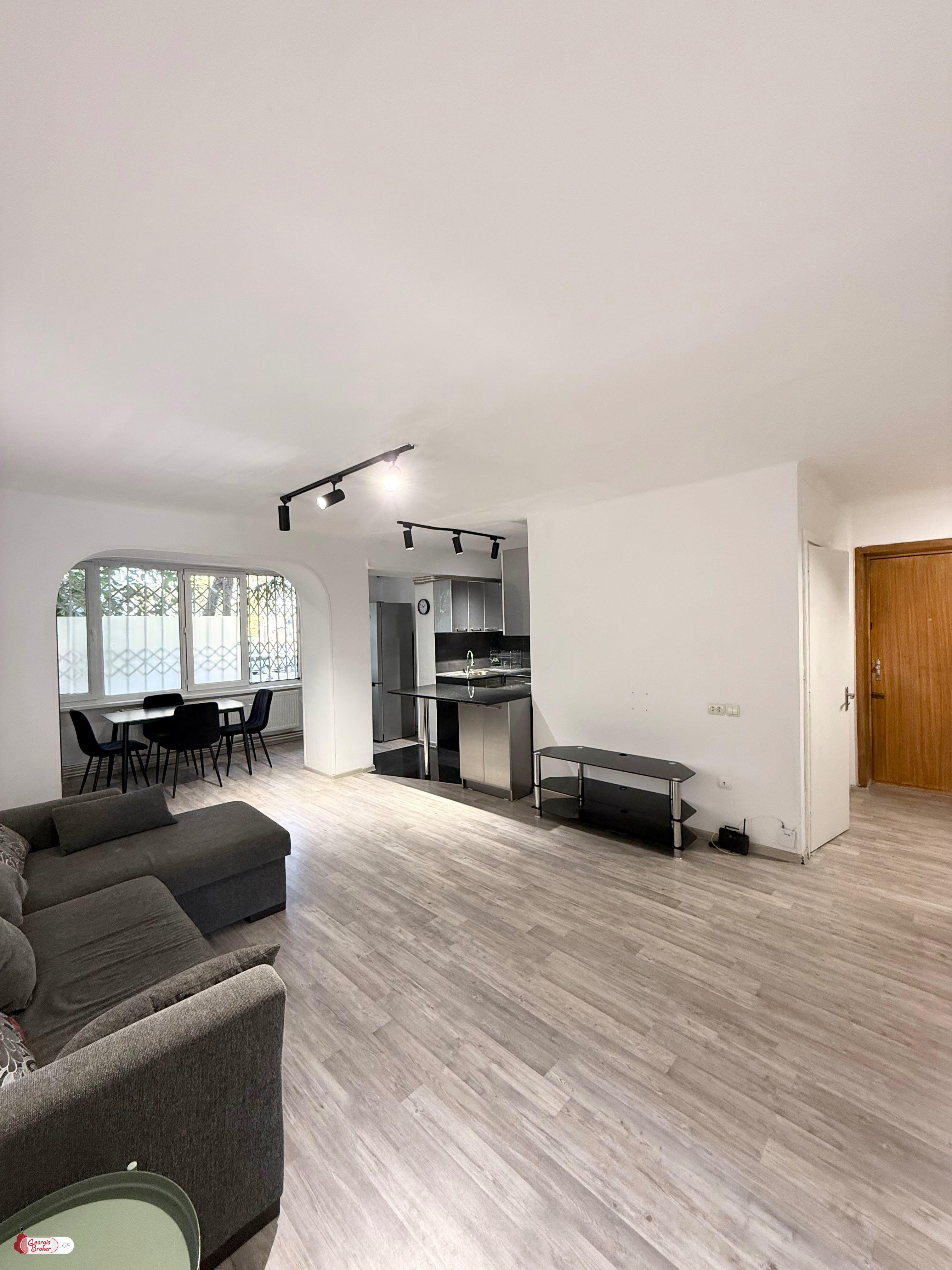 nearly repaired 2-room apartment for sale