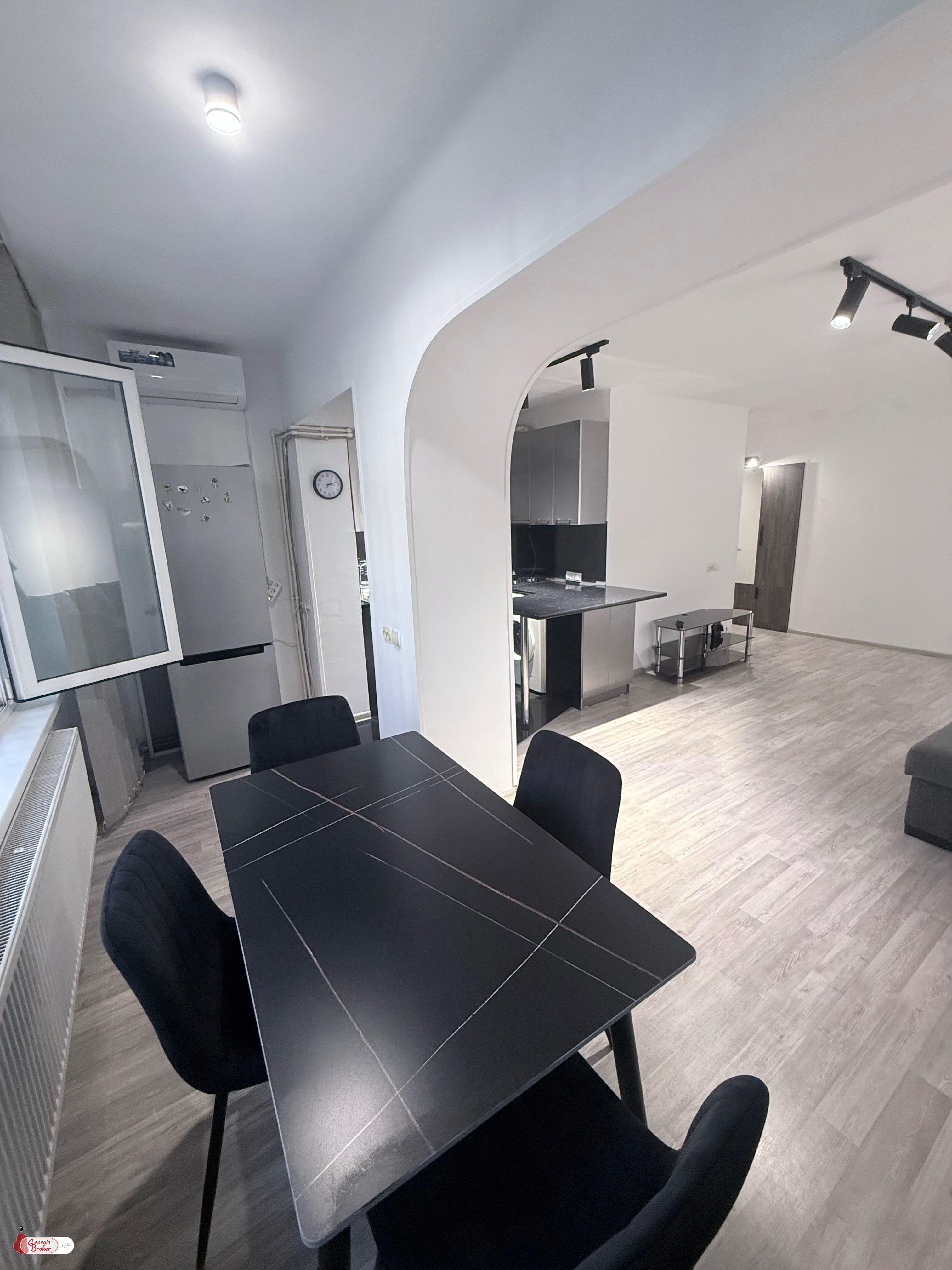 nearly repaired 2-room apartment for sale