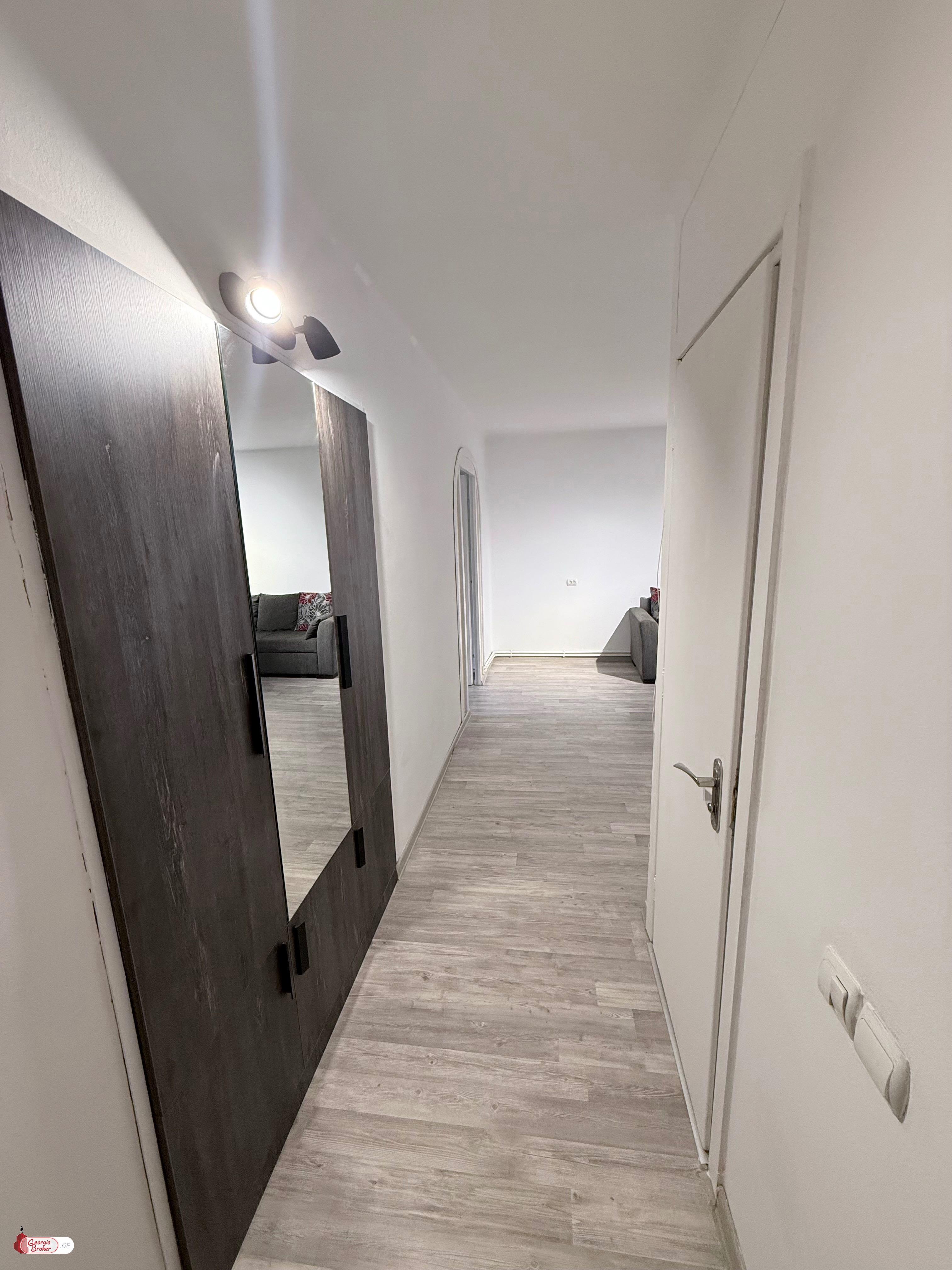 nearly repaired 2-room apartment for sale