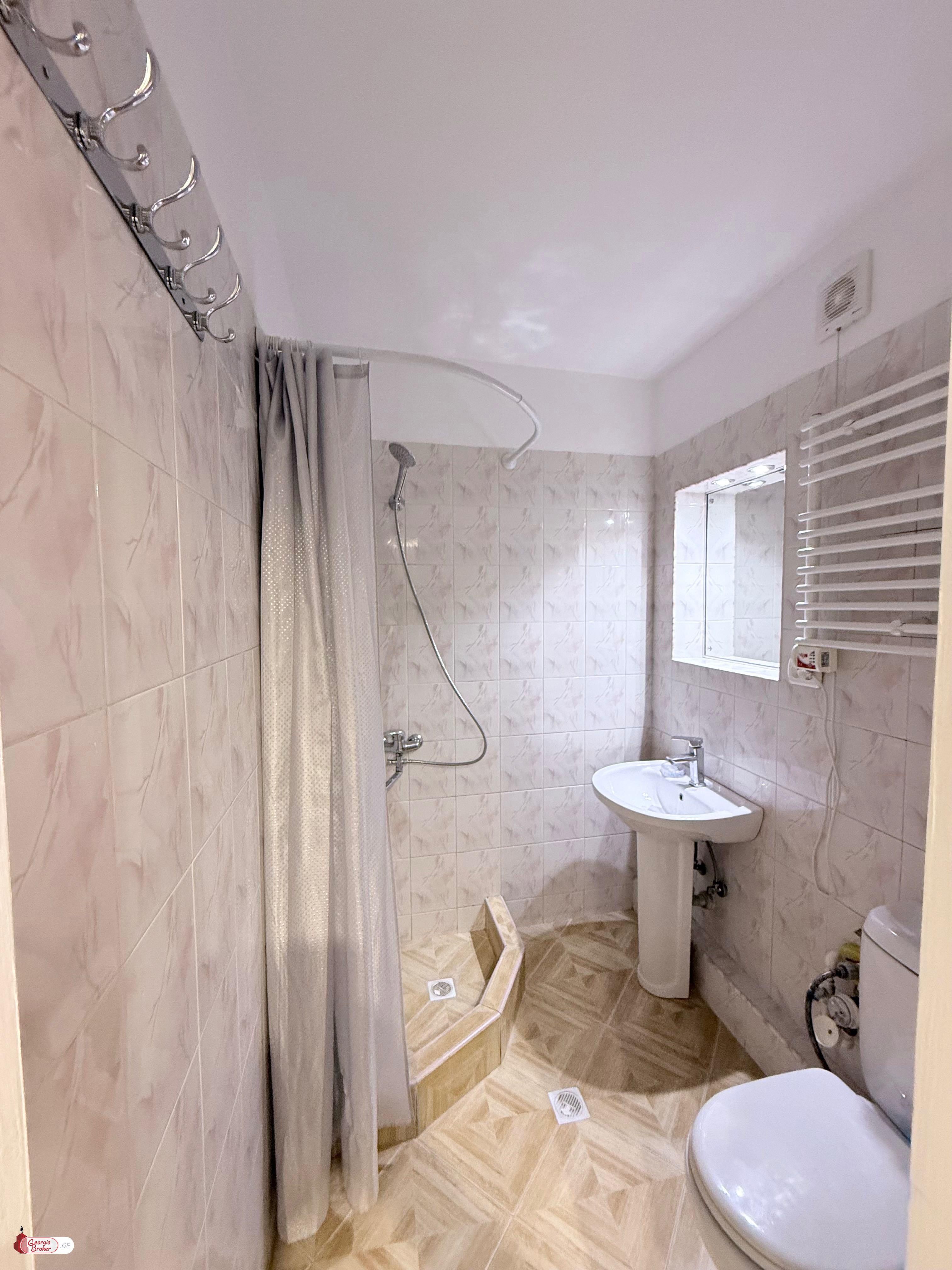 nearly repaired 2-room apartment for sale