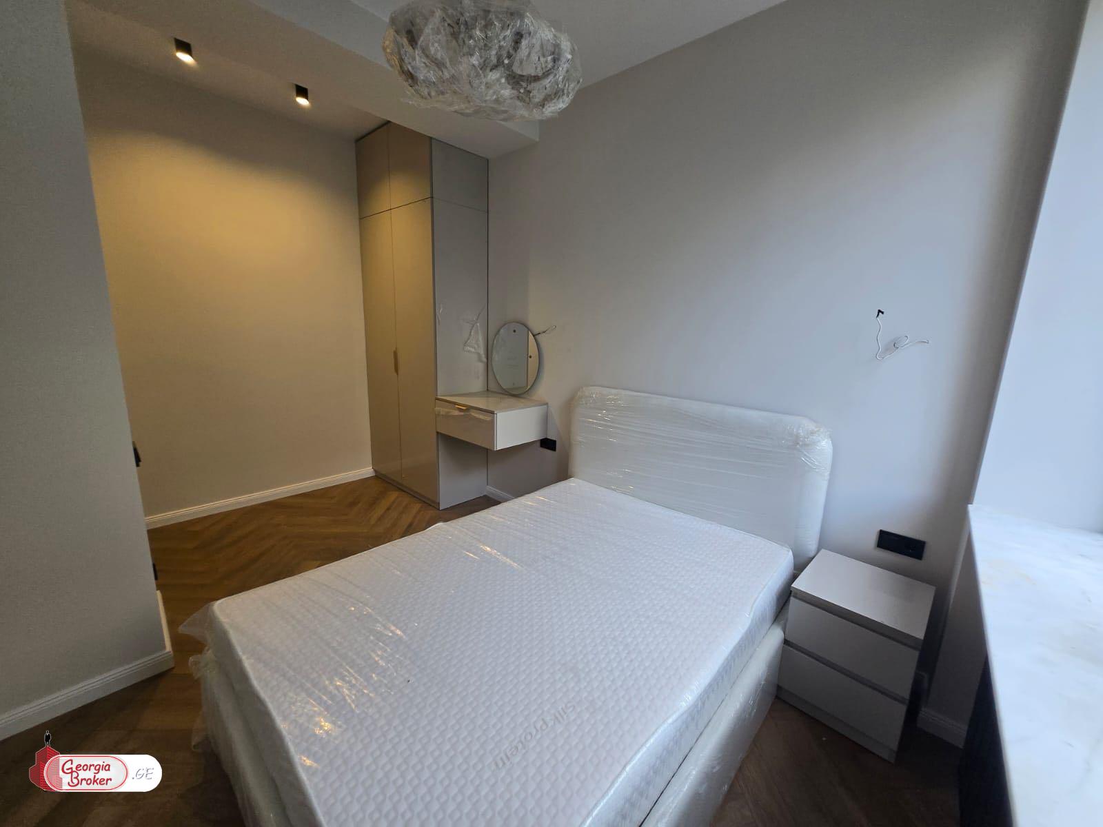 იყიდება ახალი გარემონტებული 3 ოთახიანი ბინა