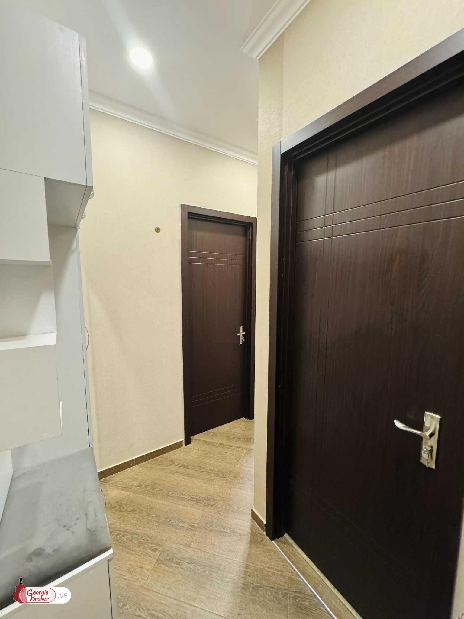 nearly repaired 2-room apartment for sale