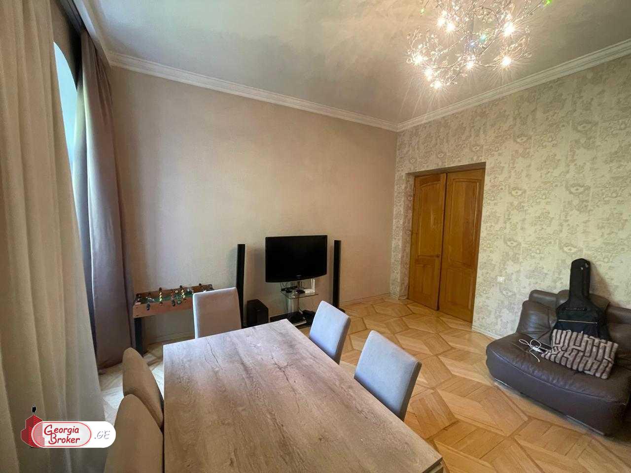 продается квартира с новым ремонтом 3-комнаты