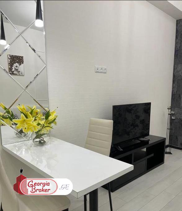 nearly repaired 2-room apartment for sale