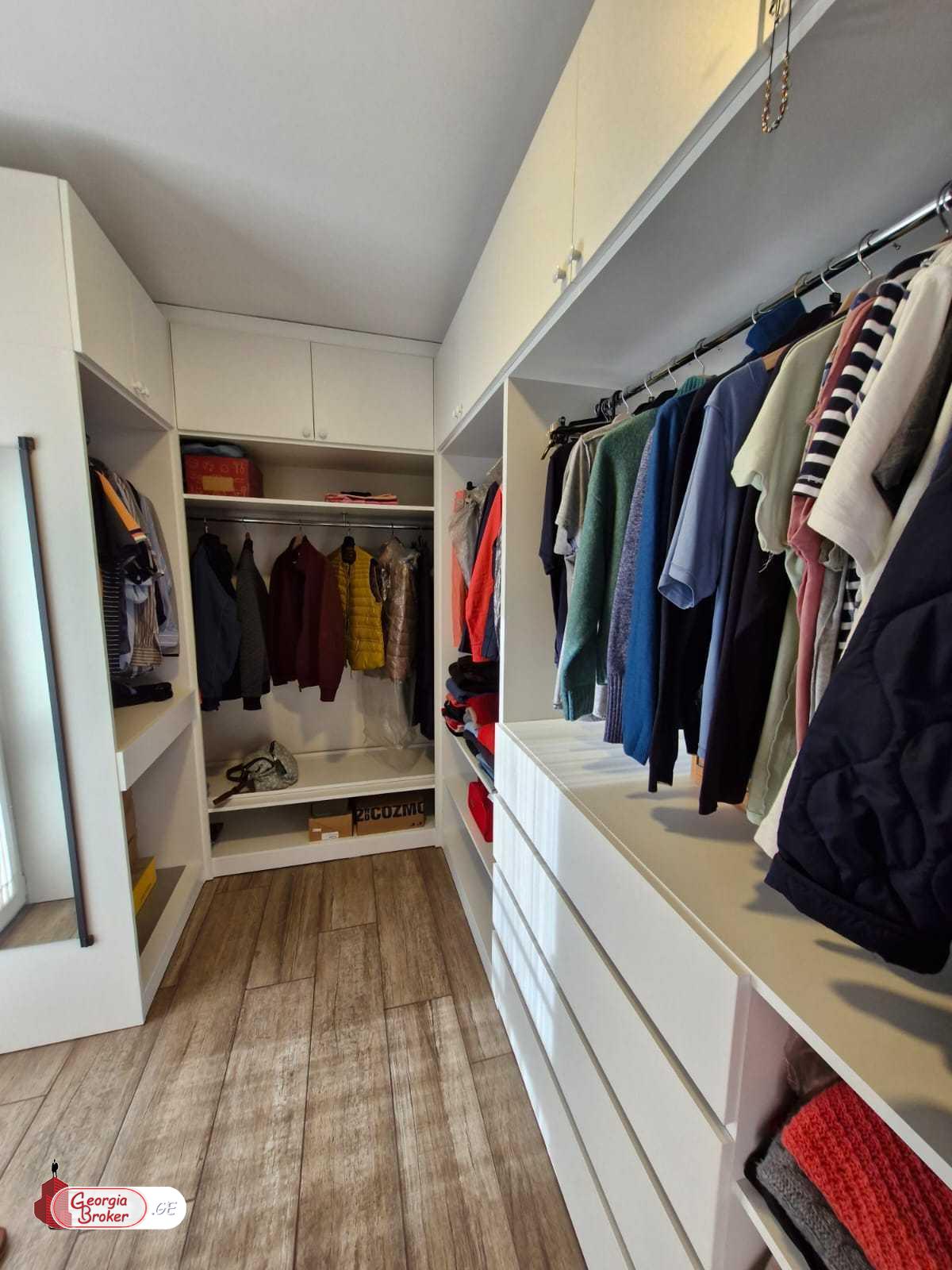 იყიდება ახალი გარემონტებული 3 ოთახიანი ბინა