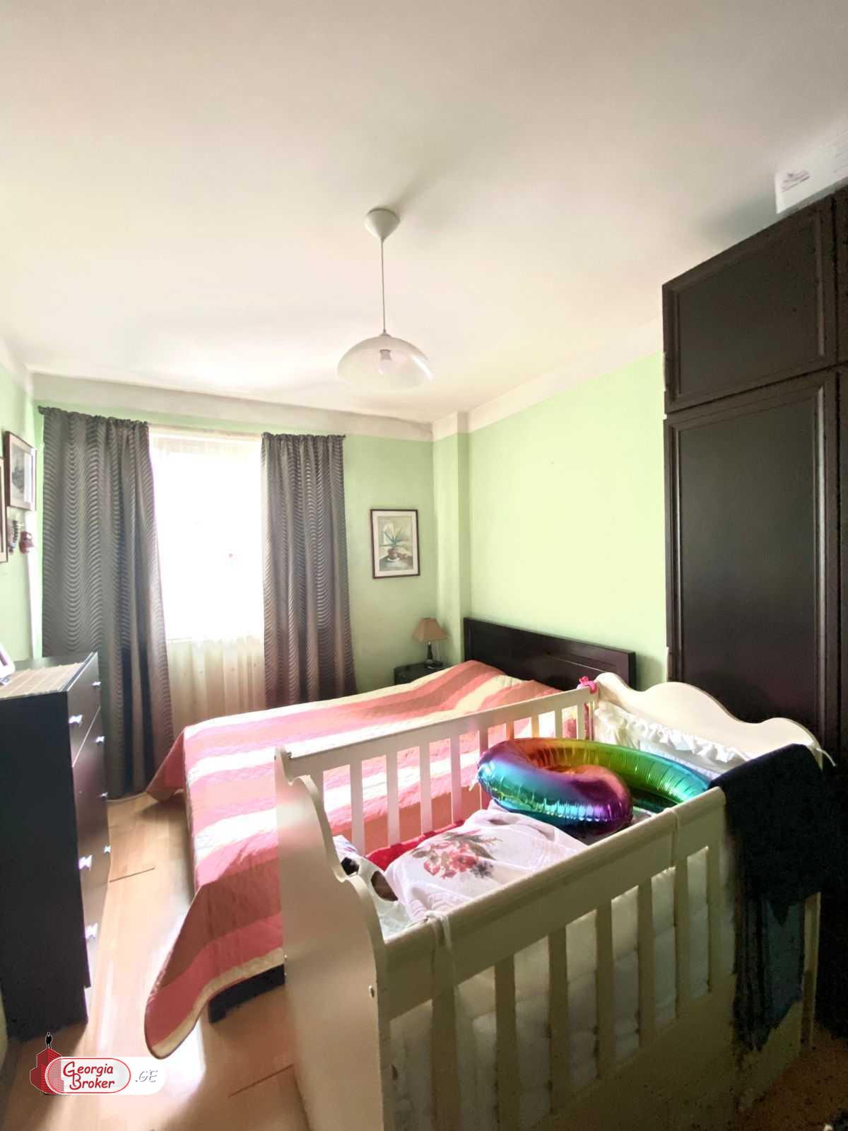 продается квартира с новым ремонтом 3-комнаты