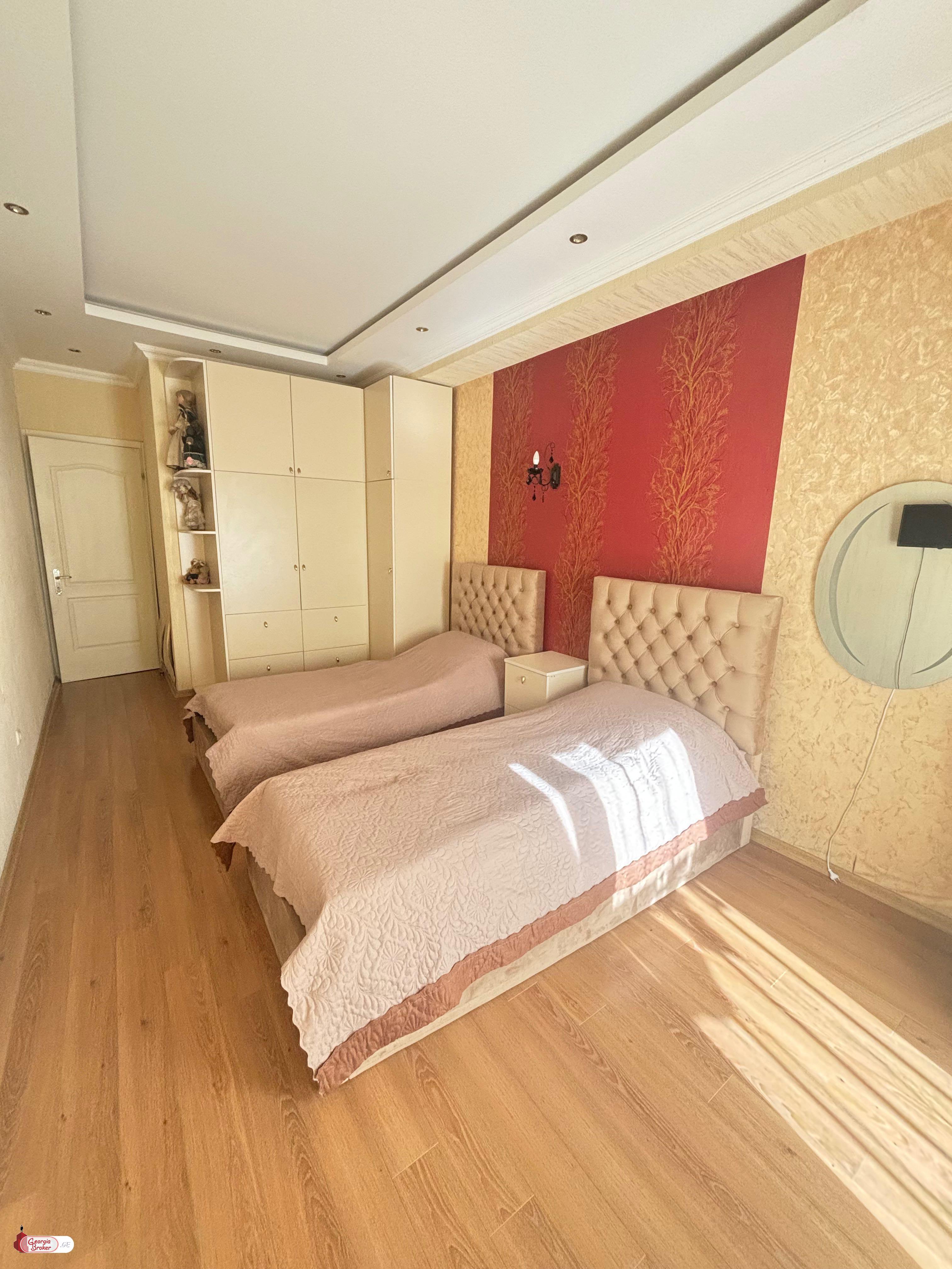 продается квартира с новым ремонтом 3-комнаты