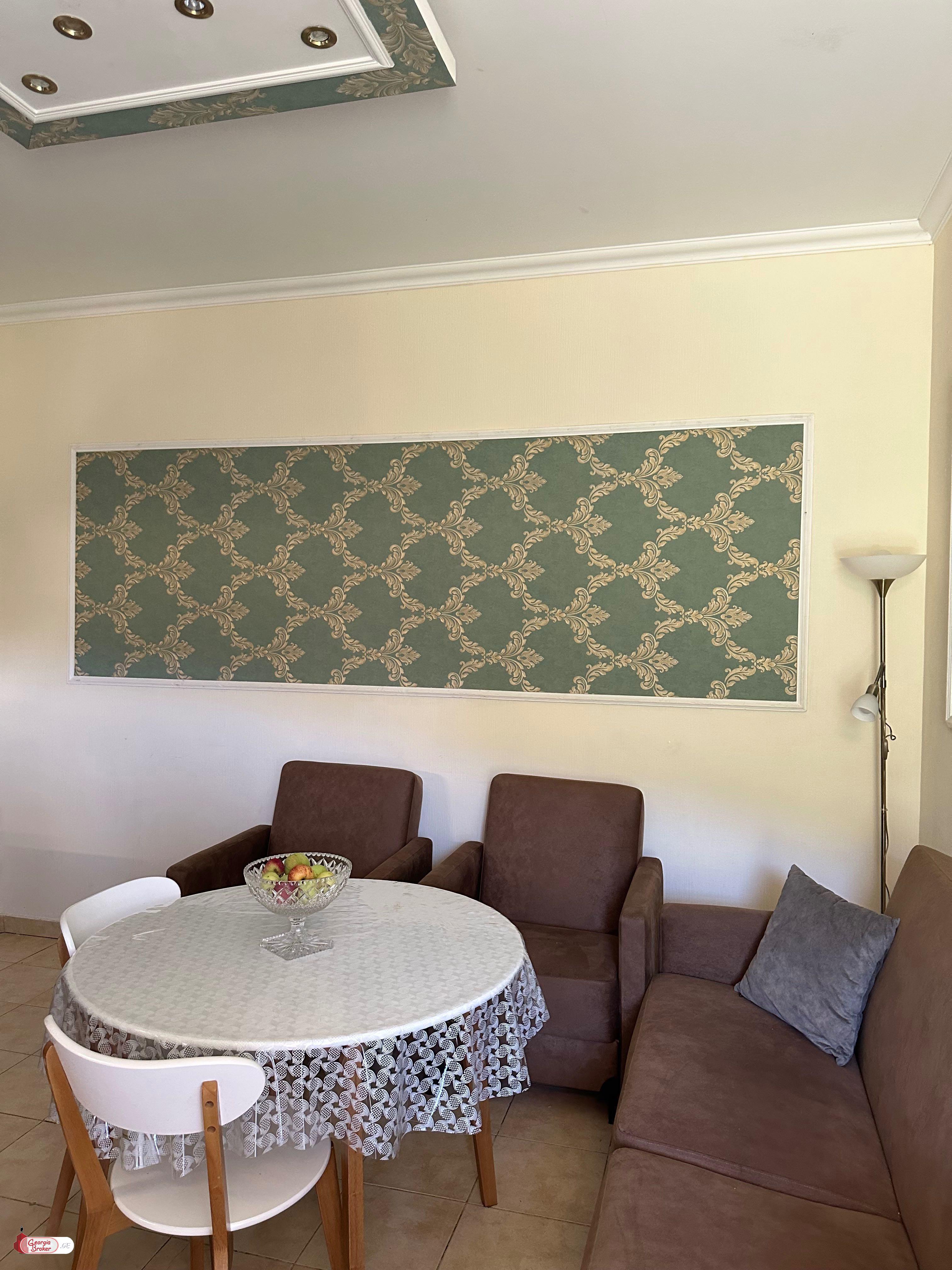 продается квартира с новым ремонтом 3-комнаты