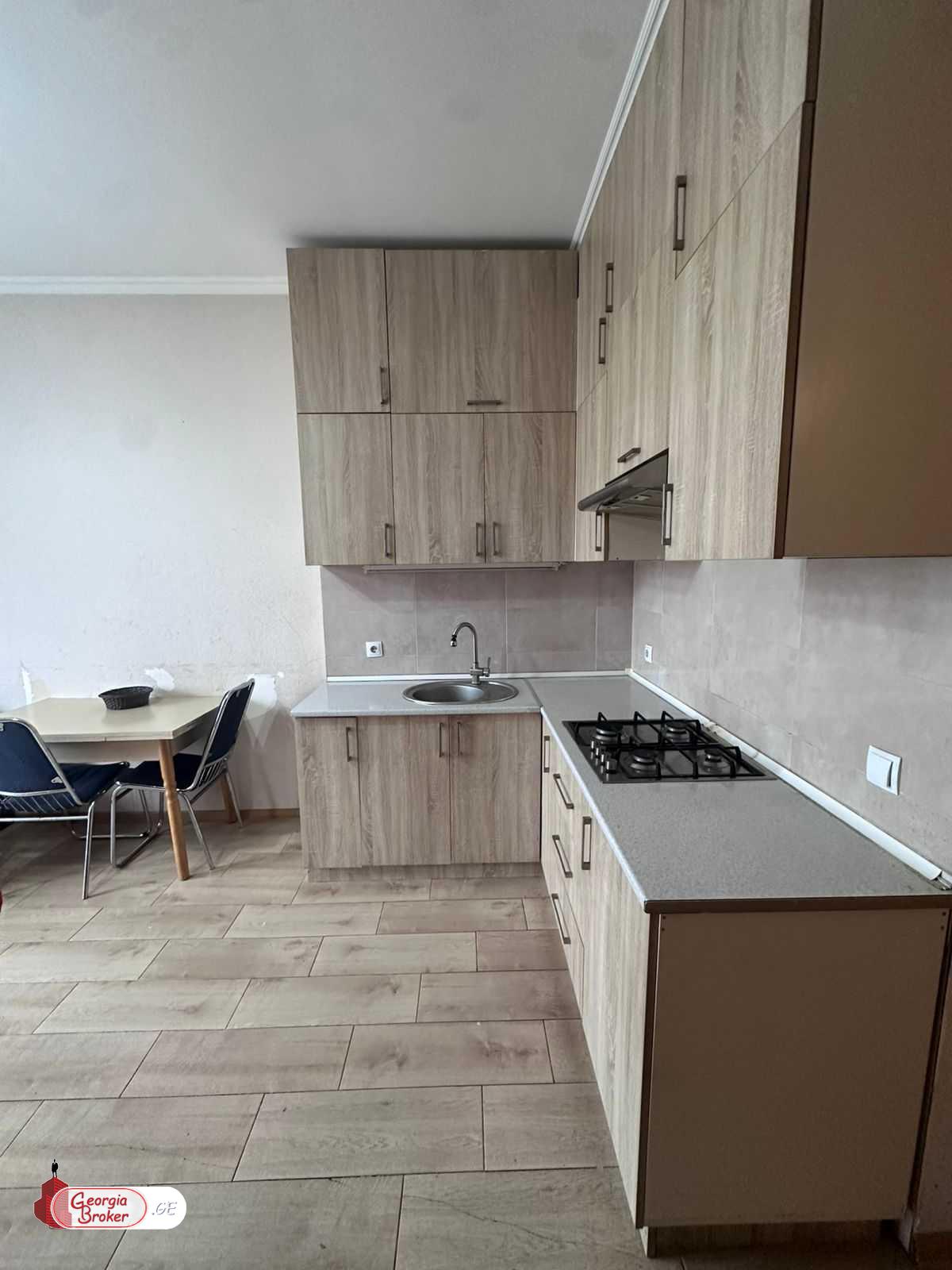 nearly repaired 2-room apartment for sale