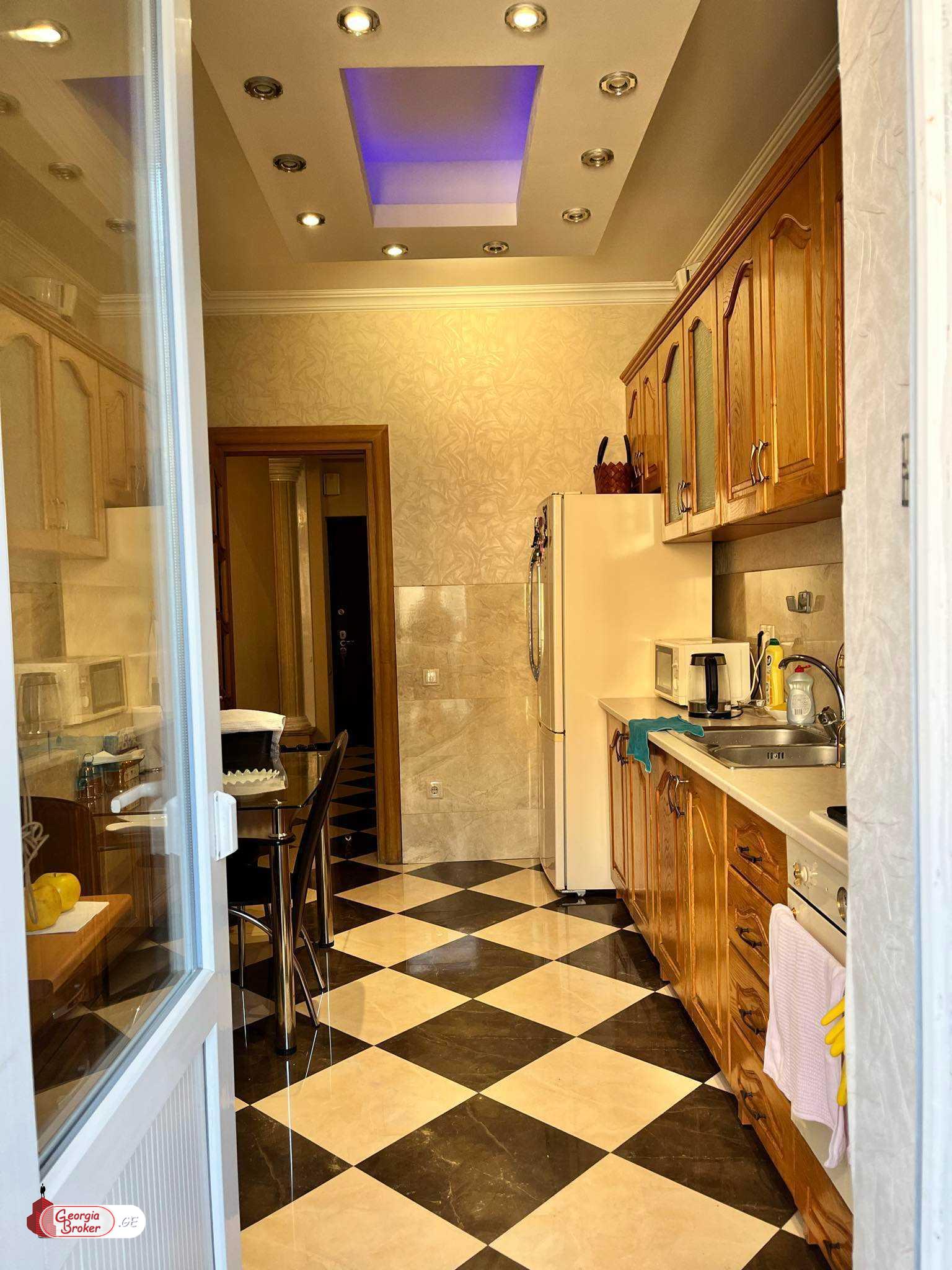 იყიდება ახალი გარემონტებული 3 ოთახიანი ბინა