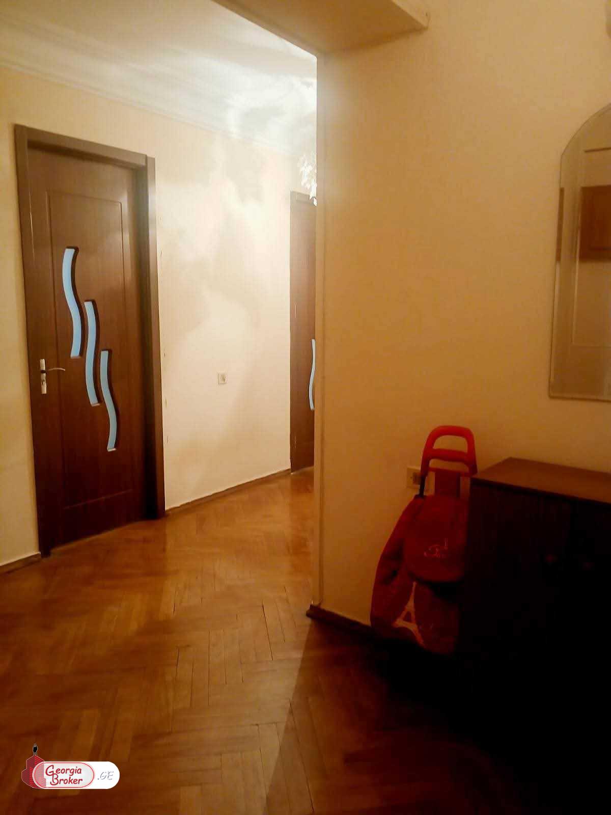 იყიდება ახალი გარემონტებული 3 ოთახიანი ბინა