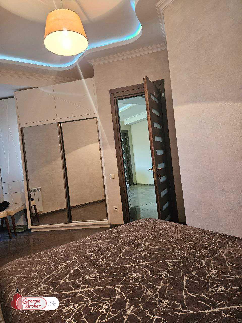 იყიდება ახალი გარემონტებული 3 ოთახიანი ბინა