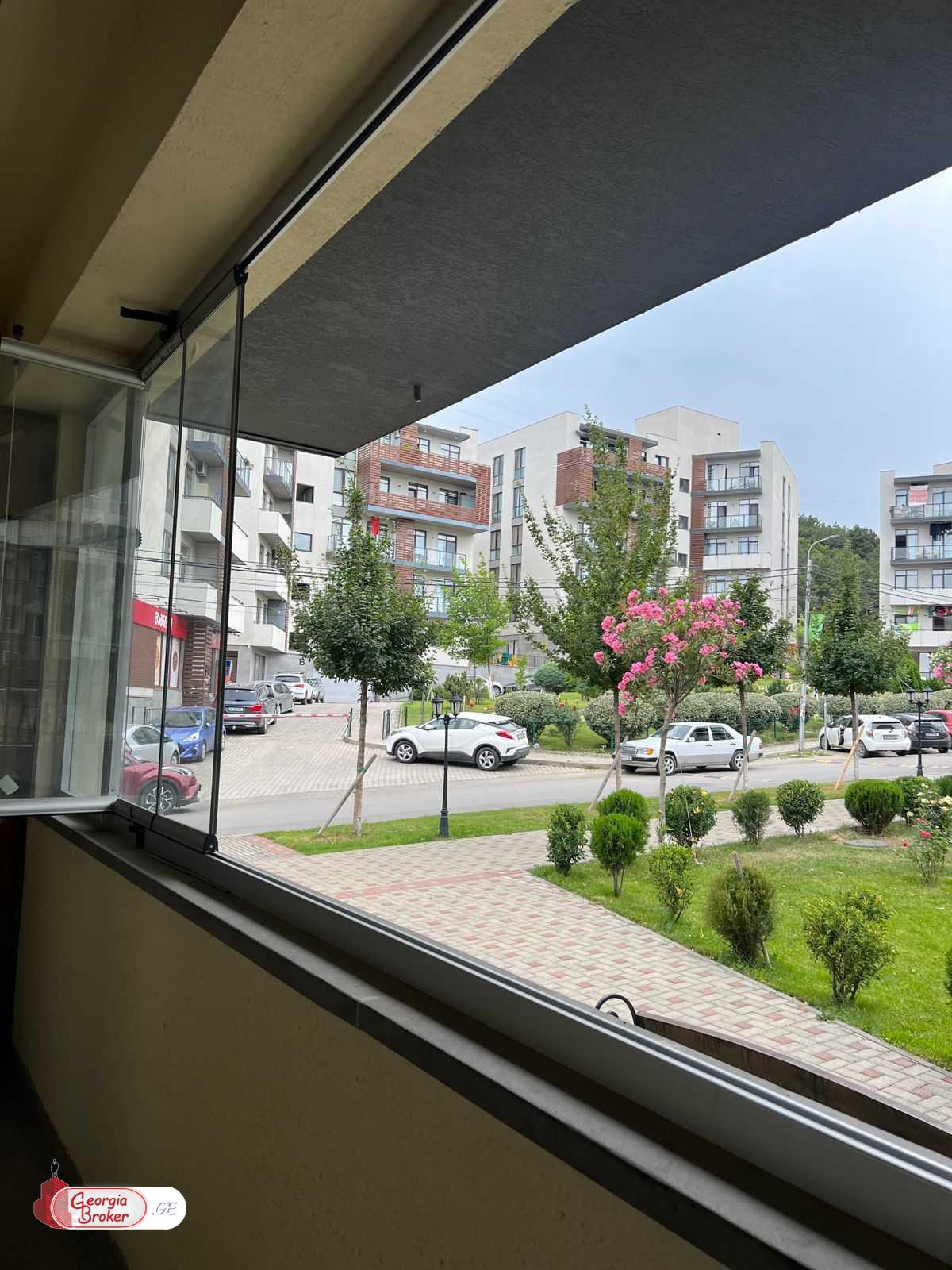 იყიდება ახალი გარემონტებული 3 ოთახიანი ბინა