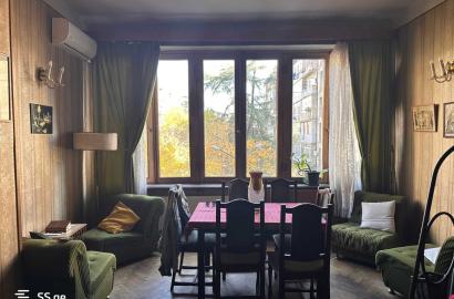 old repaired 4-room apartment for sale