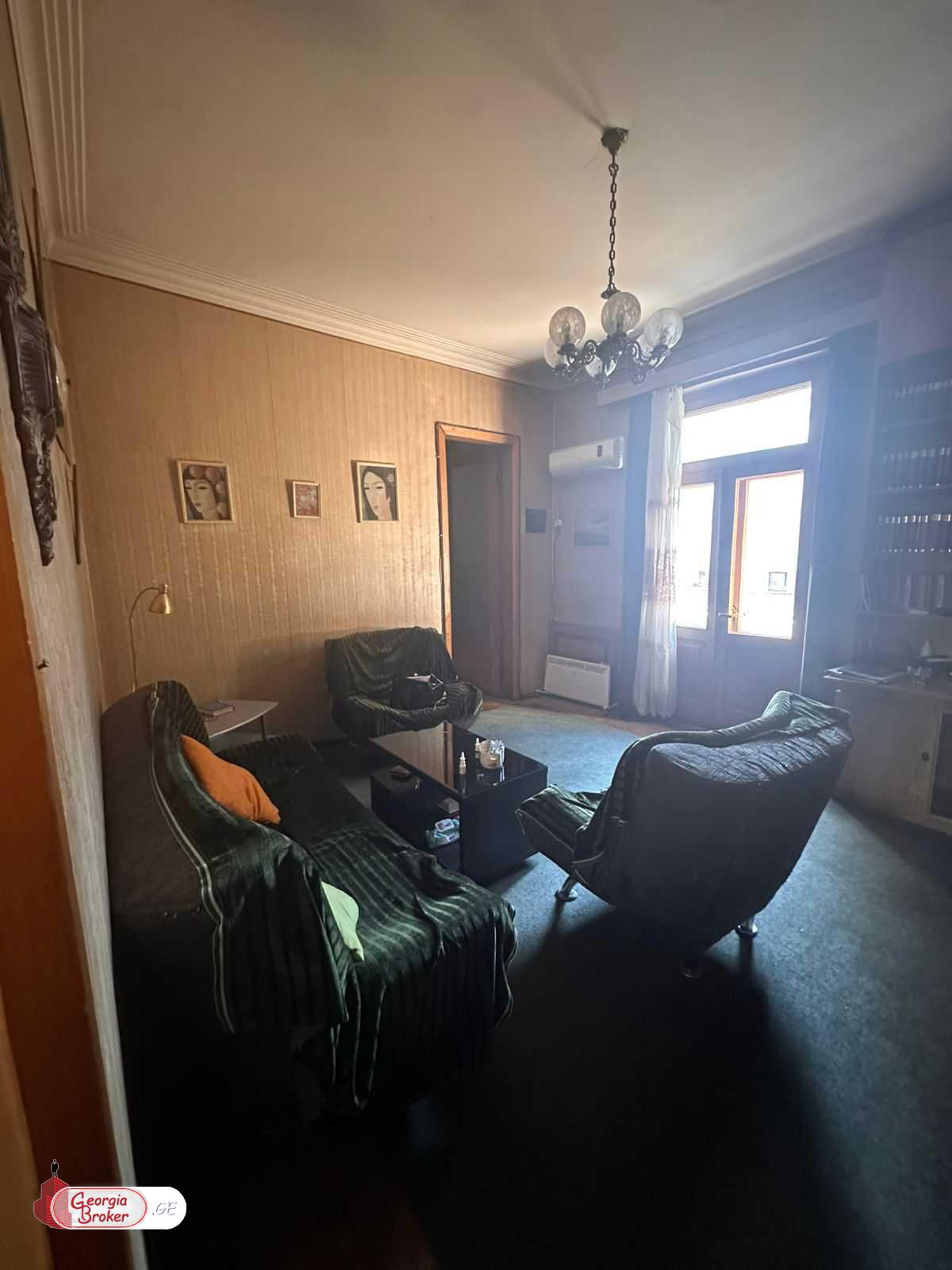old repaired 4-room apartment for sale