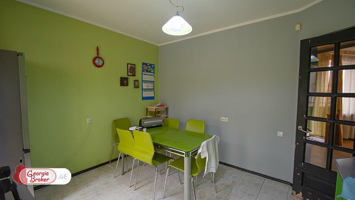 იყიდება ახალი გარემონტებული 3 ოთახიანი ბინა