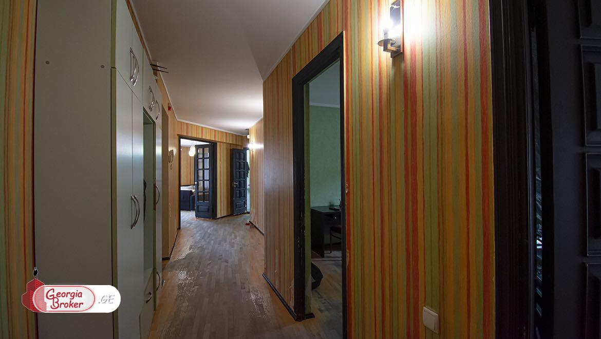 იყიდება ახალი გარემონტებული 3 ოთახიანი ბინა