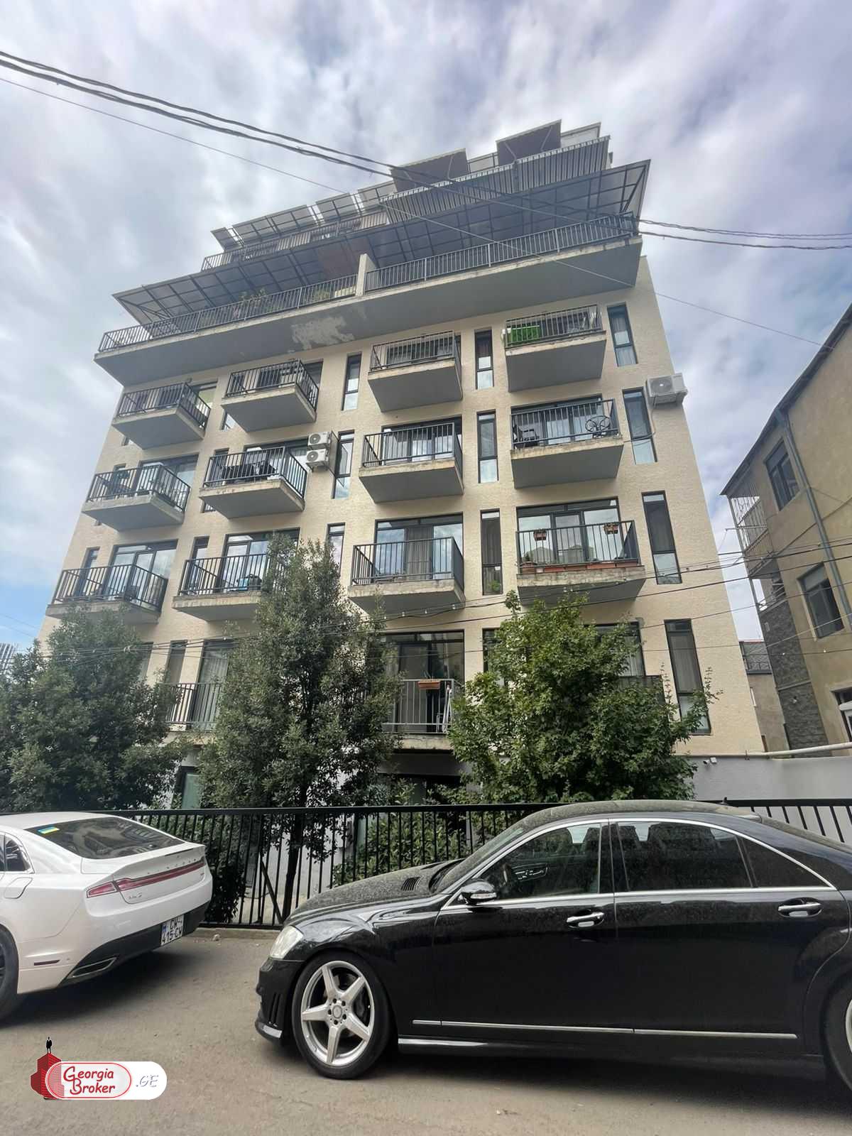 nearly repaired 3-room apartment for sale