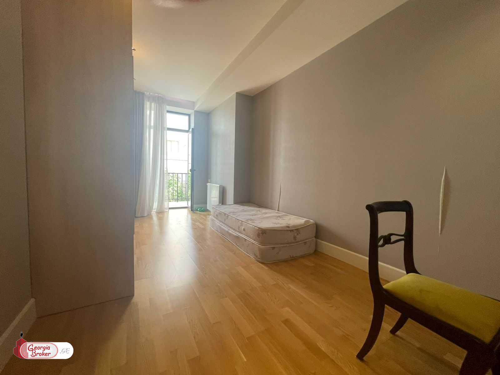 nearly repaired 3-room apartment for sale