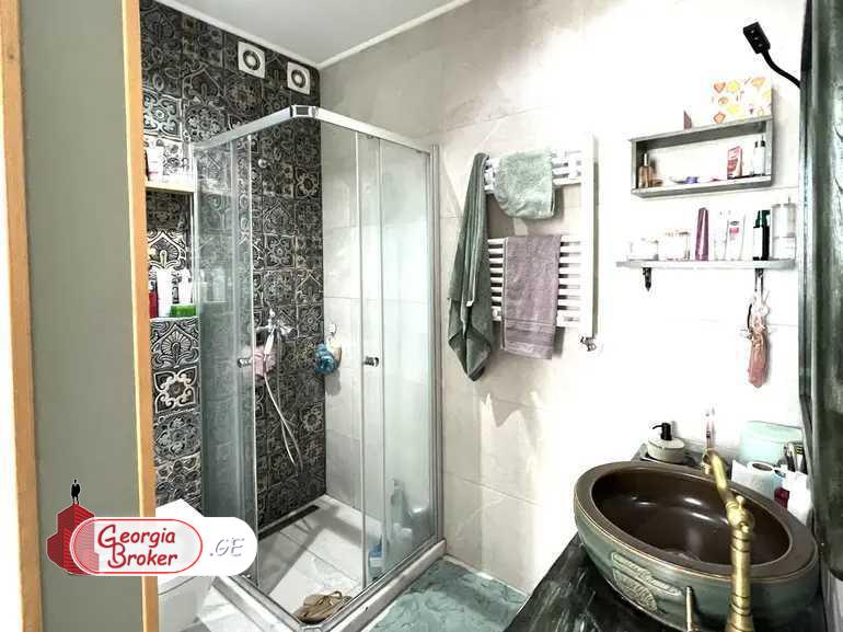 nearly repaired 3-room apartment for sale