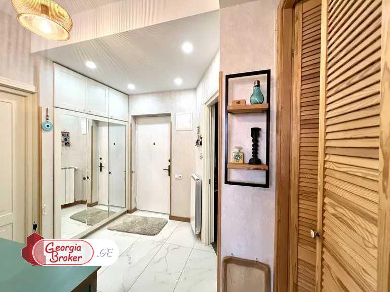 nearly repaired 3-room apartment for sale