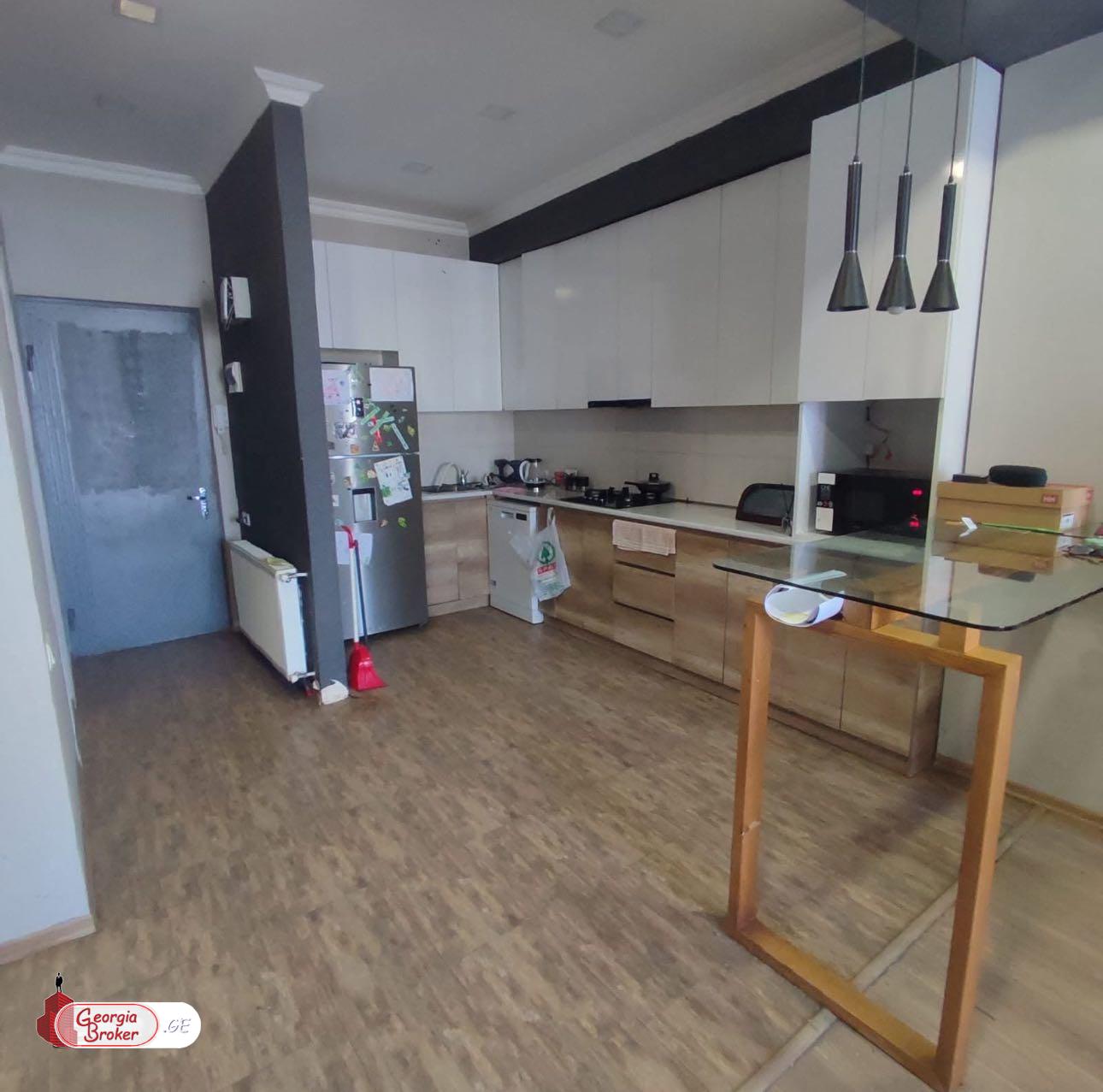 nearly repaired 3-room apartment for sale