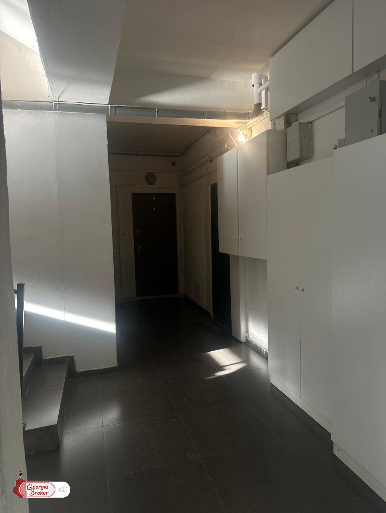 nearly repaired 3-room apartment for sale