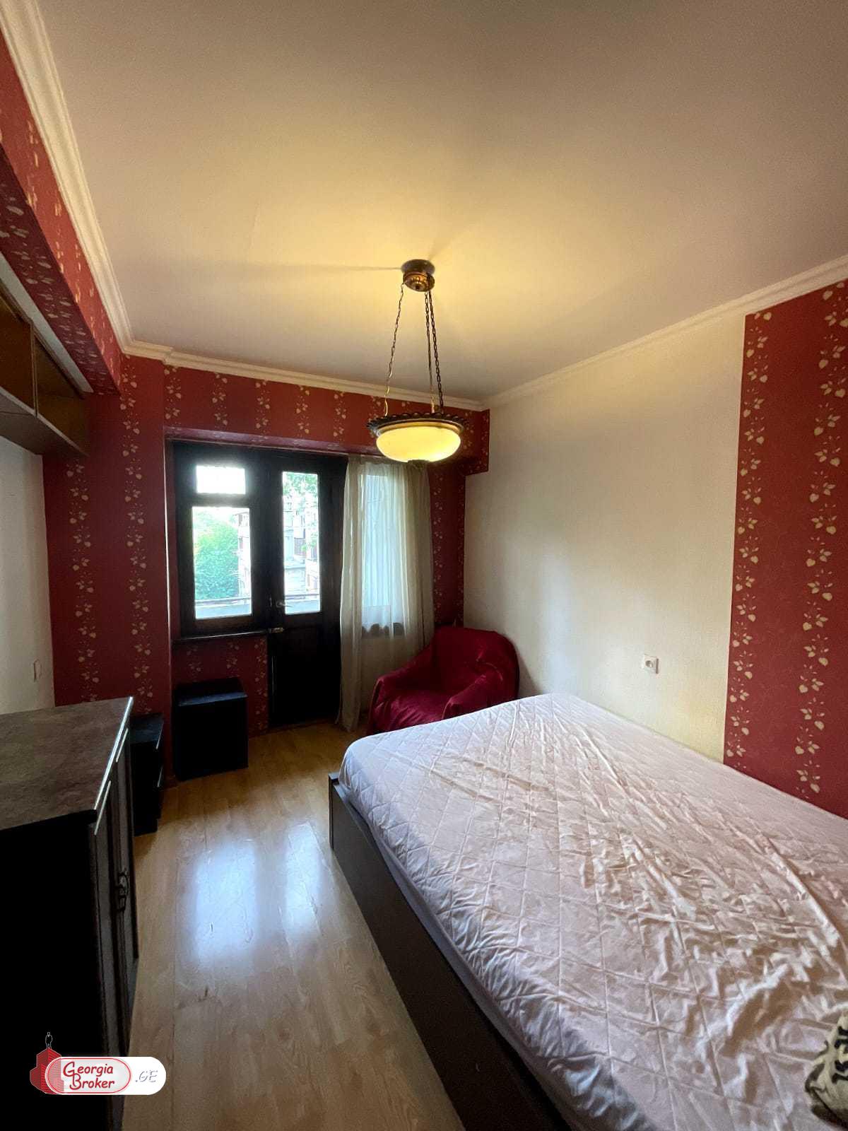 იყიდება ახალი გარემონტებული 4 ოთახიანი ბინა