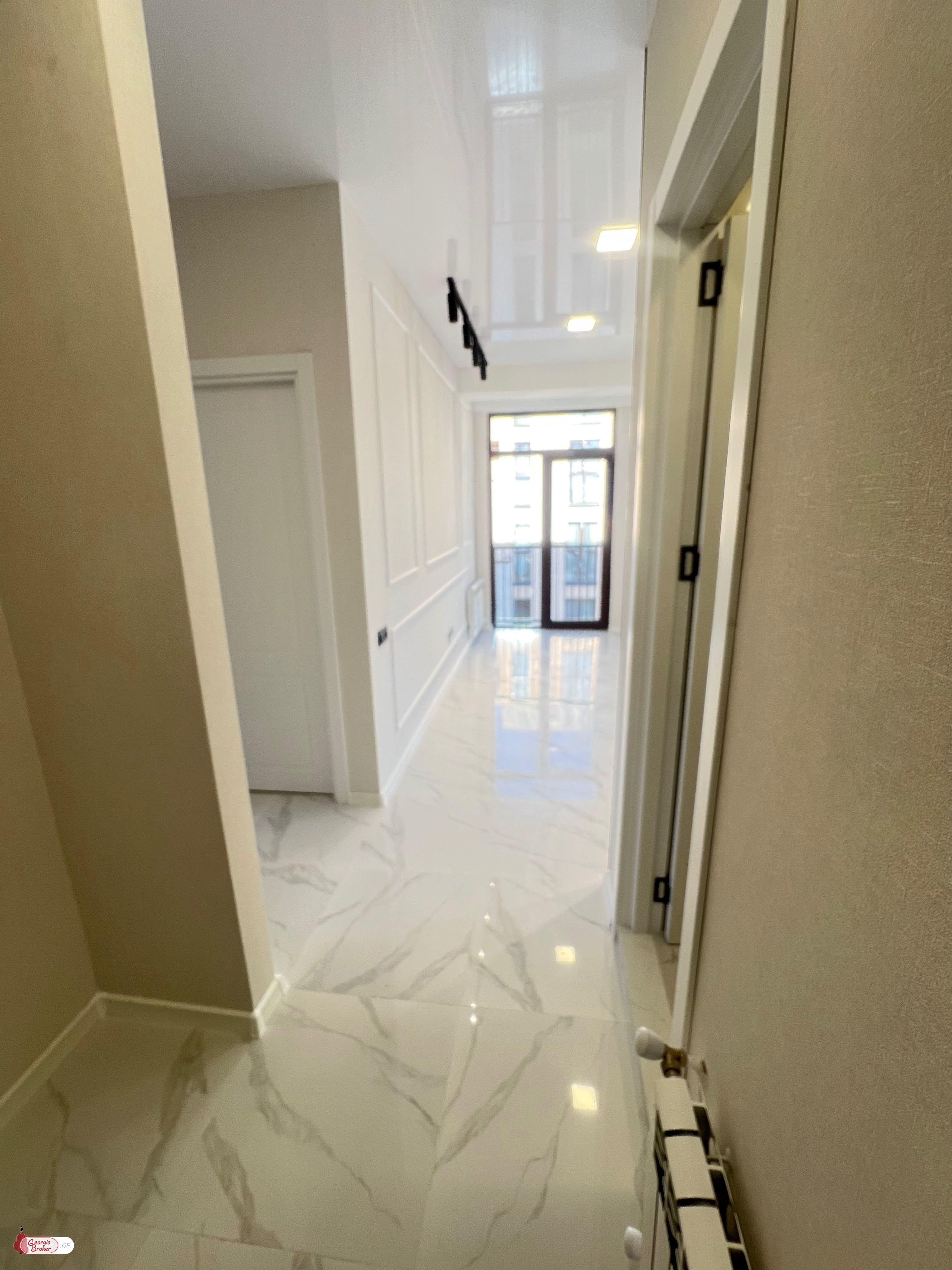 იყიდება ახალი გარემონტებული 4 ოთახიანი ბინა