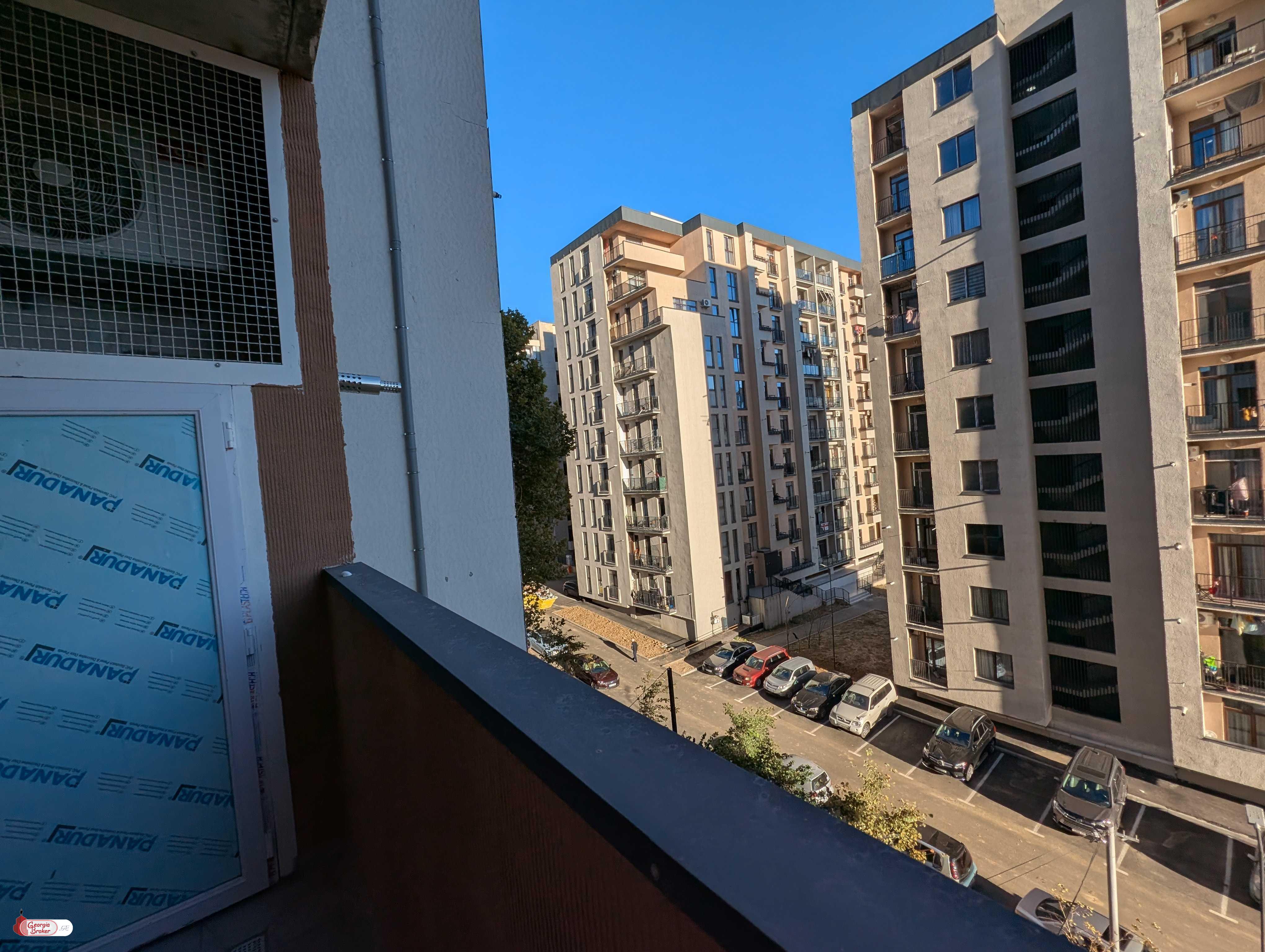 продается квартира с новым ремонтом 3-комнаты